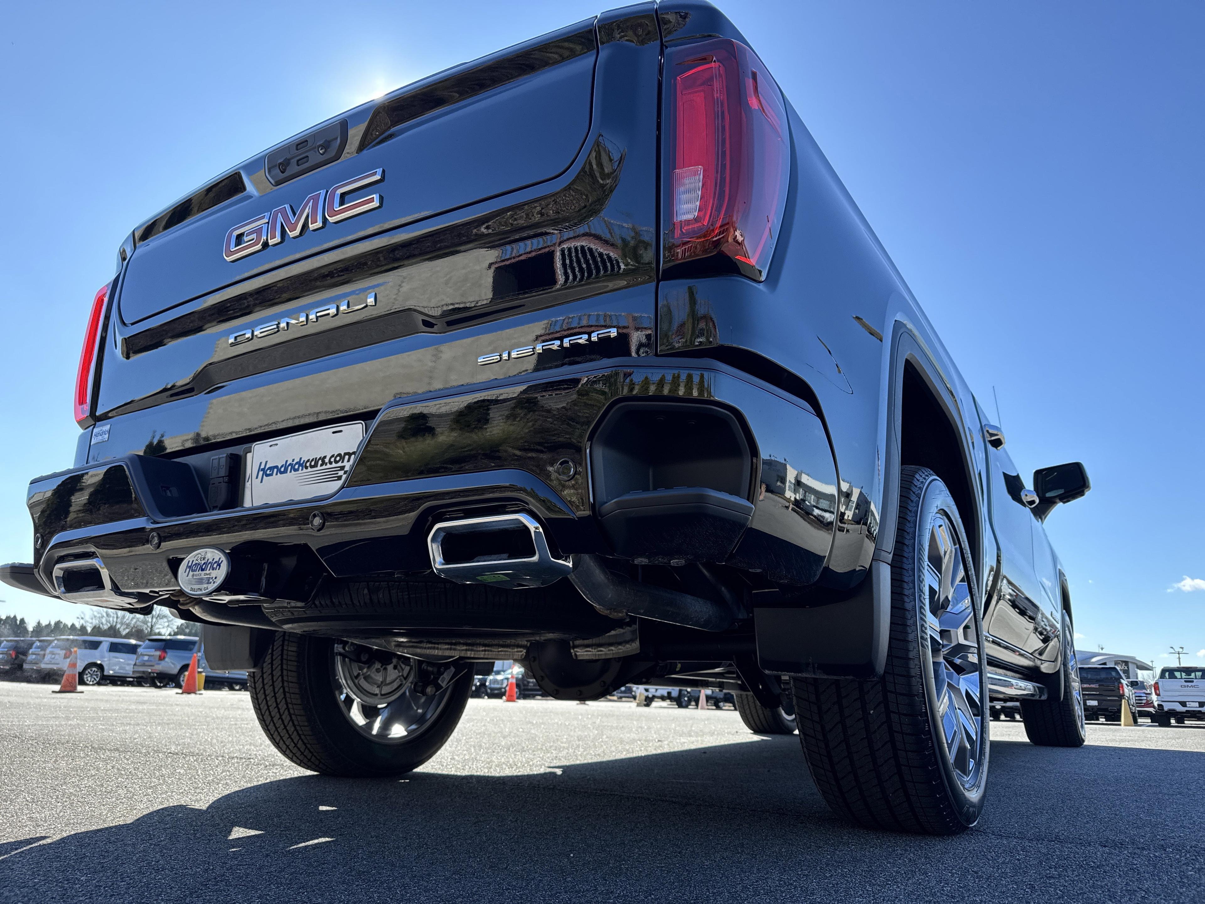 GMC Sierra 1500 Denali Four Wheel Drive Crew Cab - Thumbnail 9