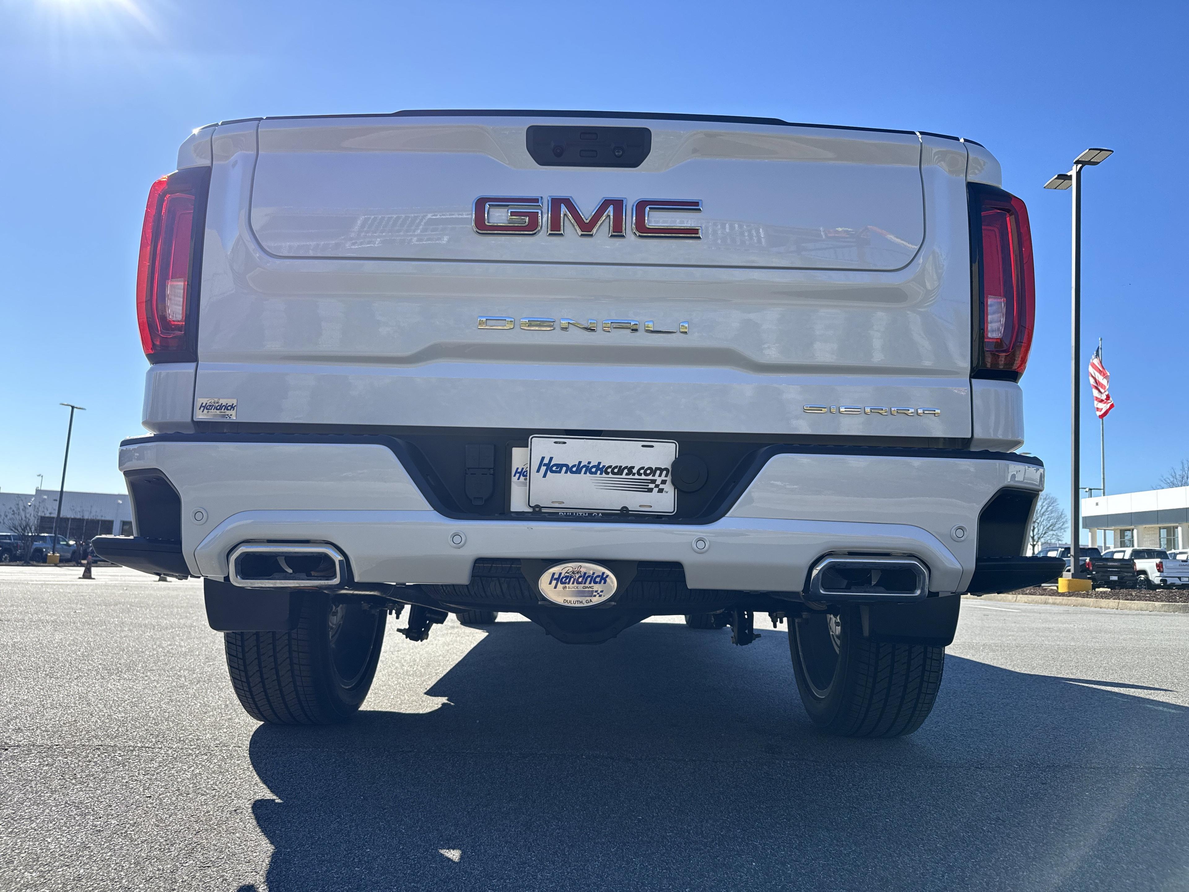 GMC Sierra 1500 Denali Four Wheel Drive Crew Cab - Thumbnail 8