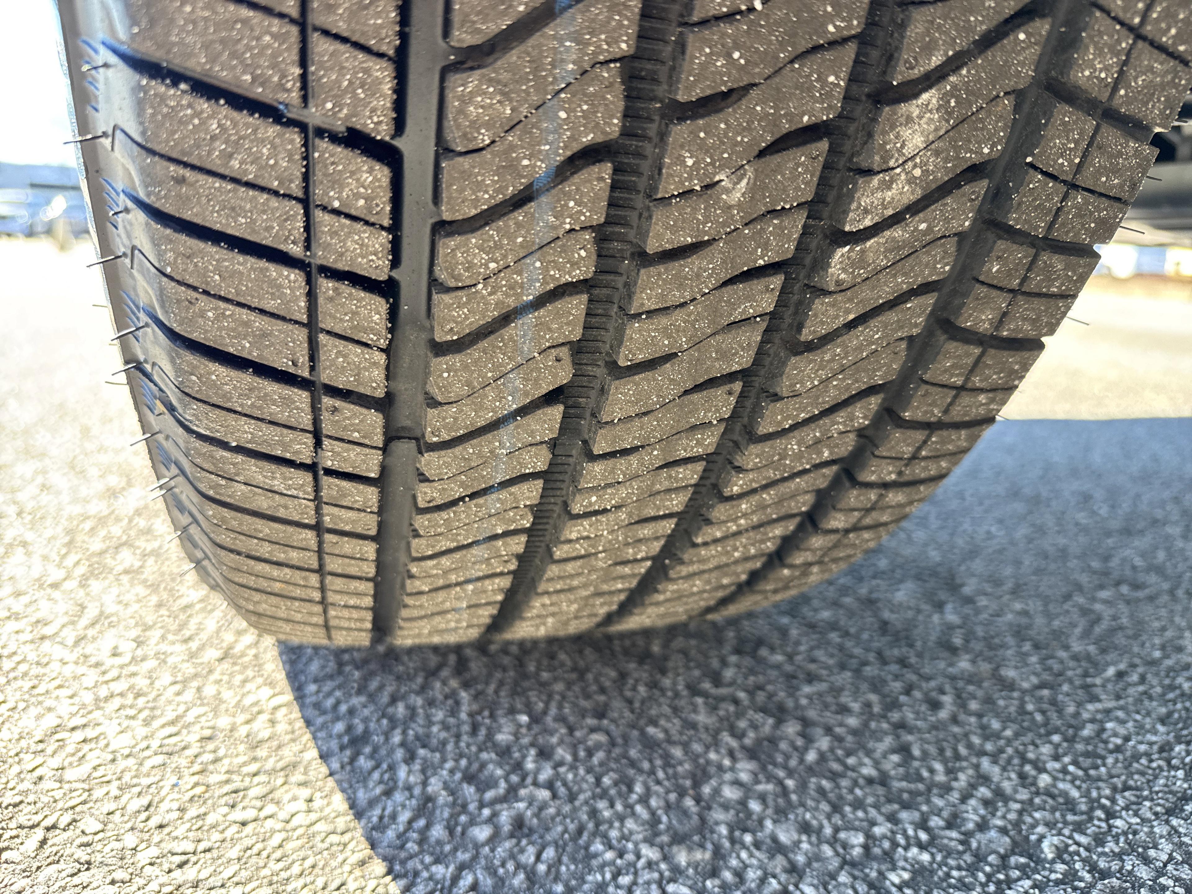 GMC Sierra 1500 Denali Four Wheel Drive Crew Cab - Thumbnail 11