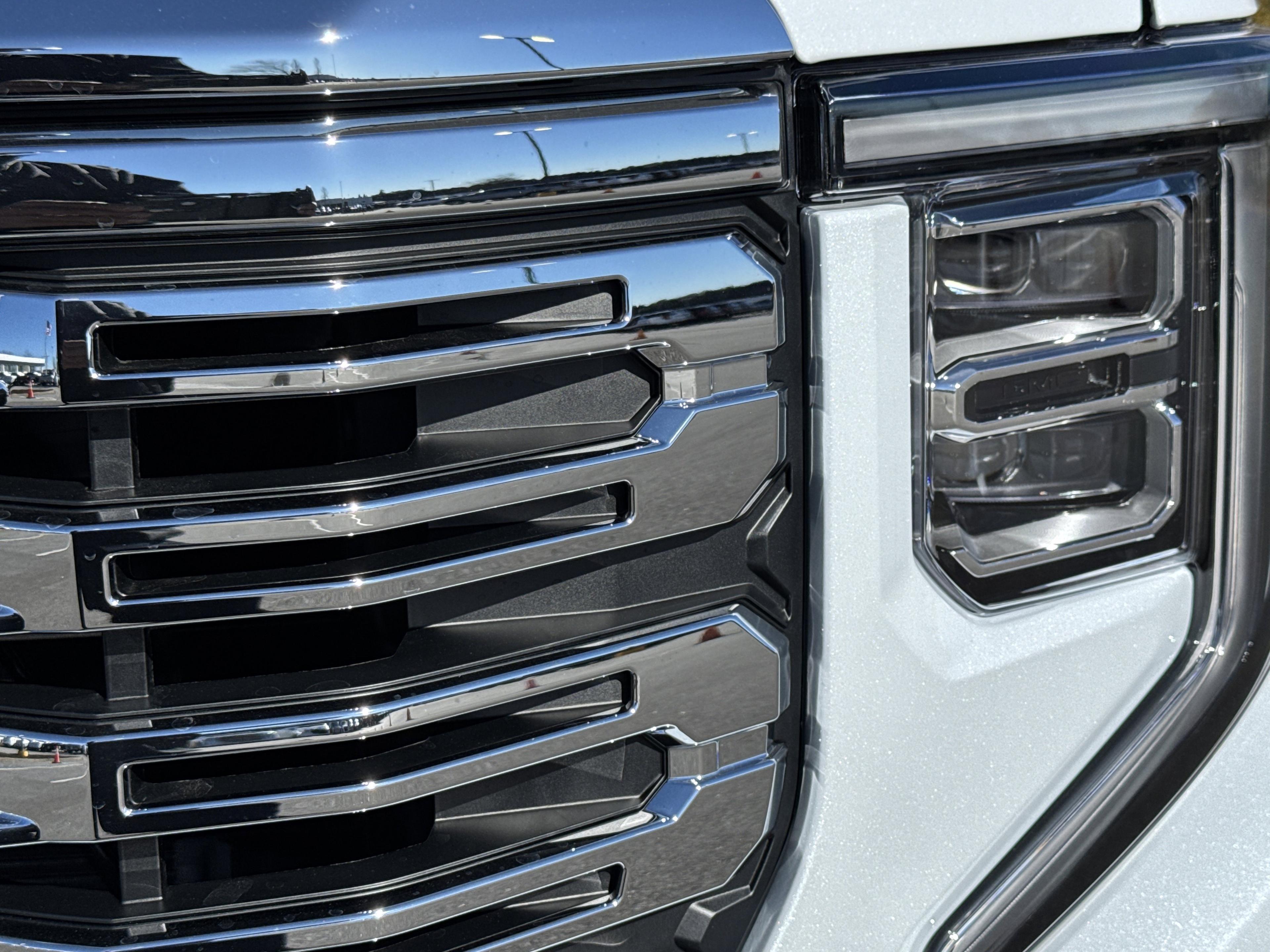 GMC Sierra 1500 Denali Four Wheel Drive Crew Cab - Thumbnail 5