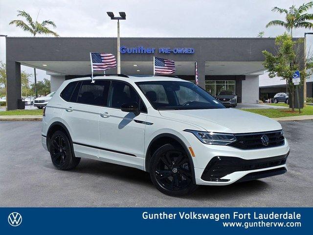 Volkswagen Tiguan 2.0T Se R-Line Black - View 1