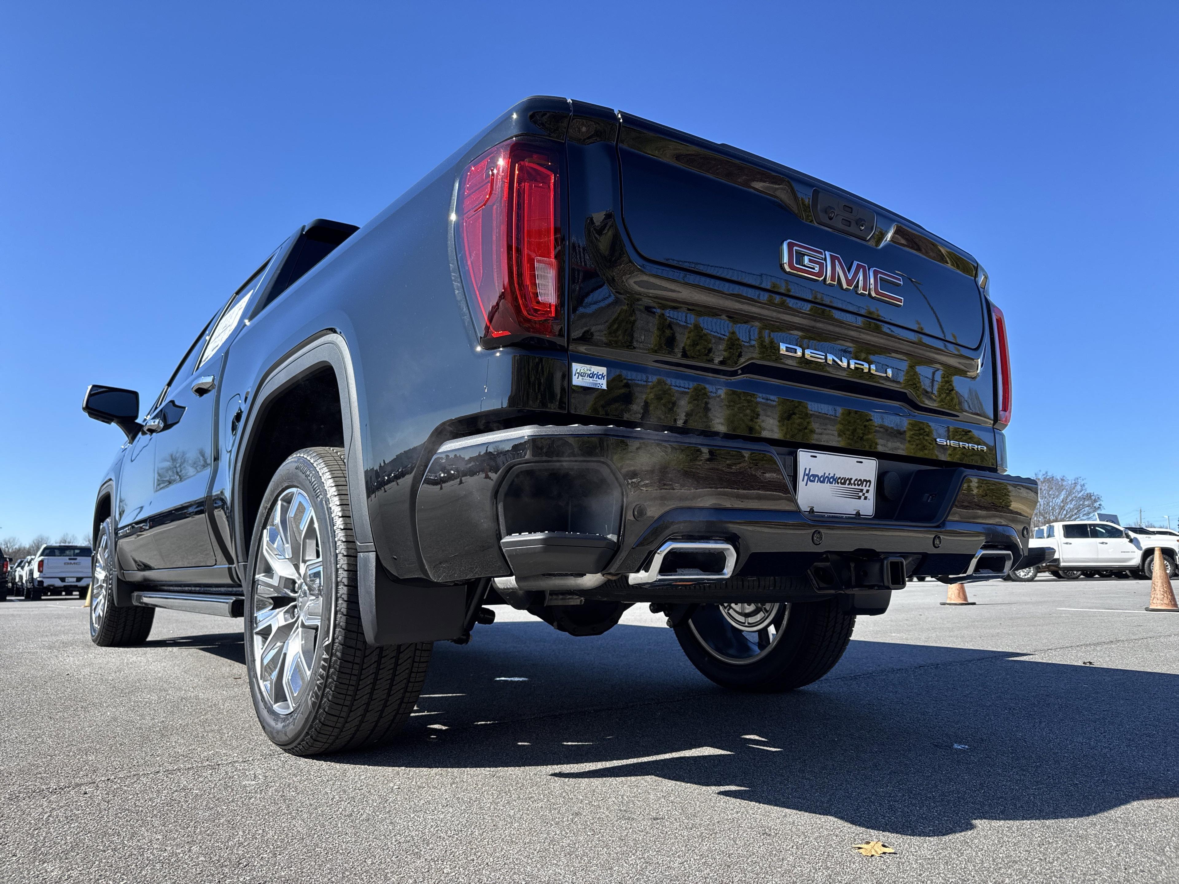 GMC Sierra 1500 Denali Four Wheel Drive Crew Cab - Thumbnail 7