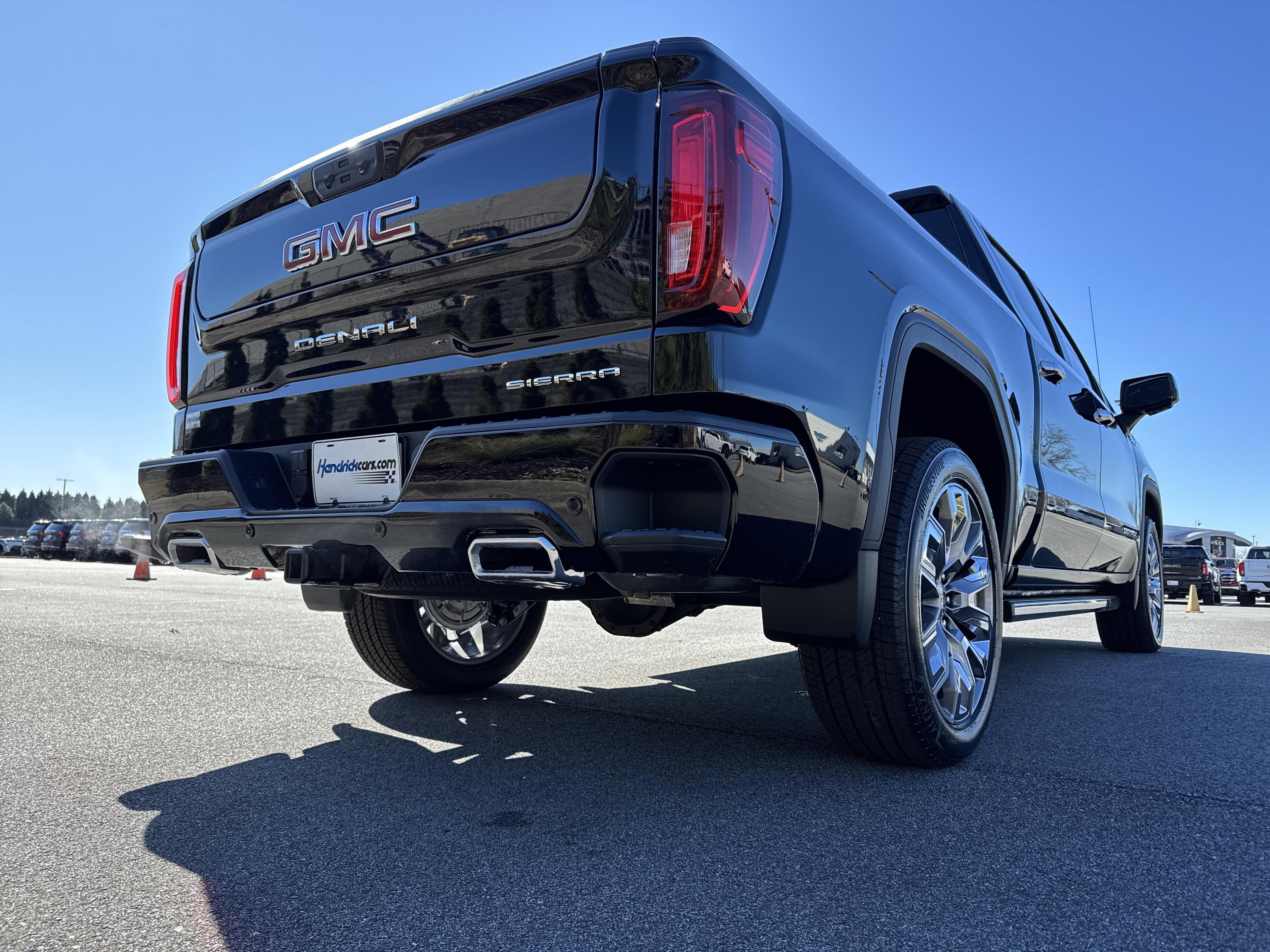 GMC Sierra 1500 Denali Four Wheel Drive Crew Cab - Thumbnail 9