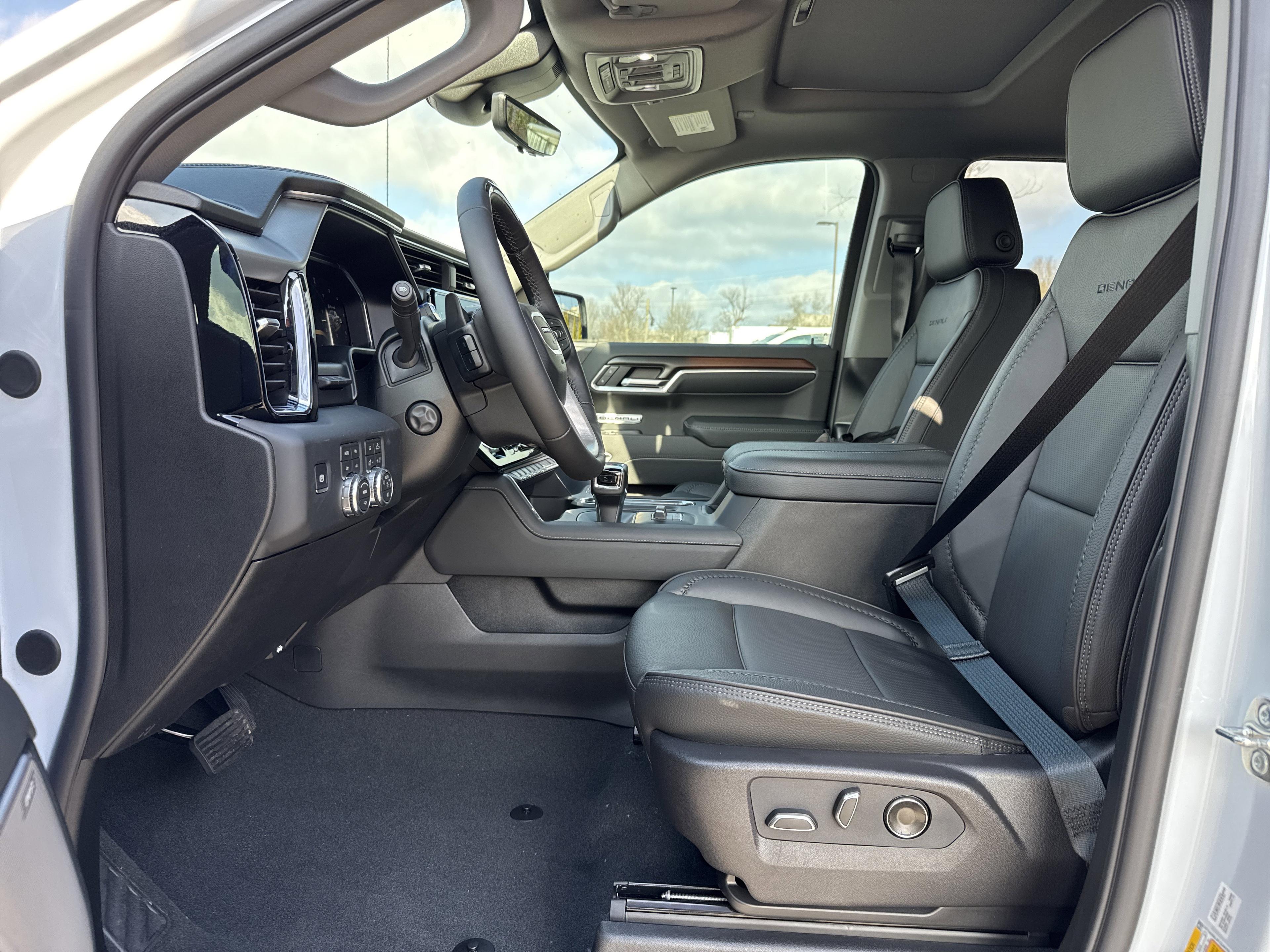 GMC Sierra 1500 Denali Four Wheel Drive Crew Cab - Thumbnail 15