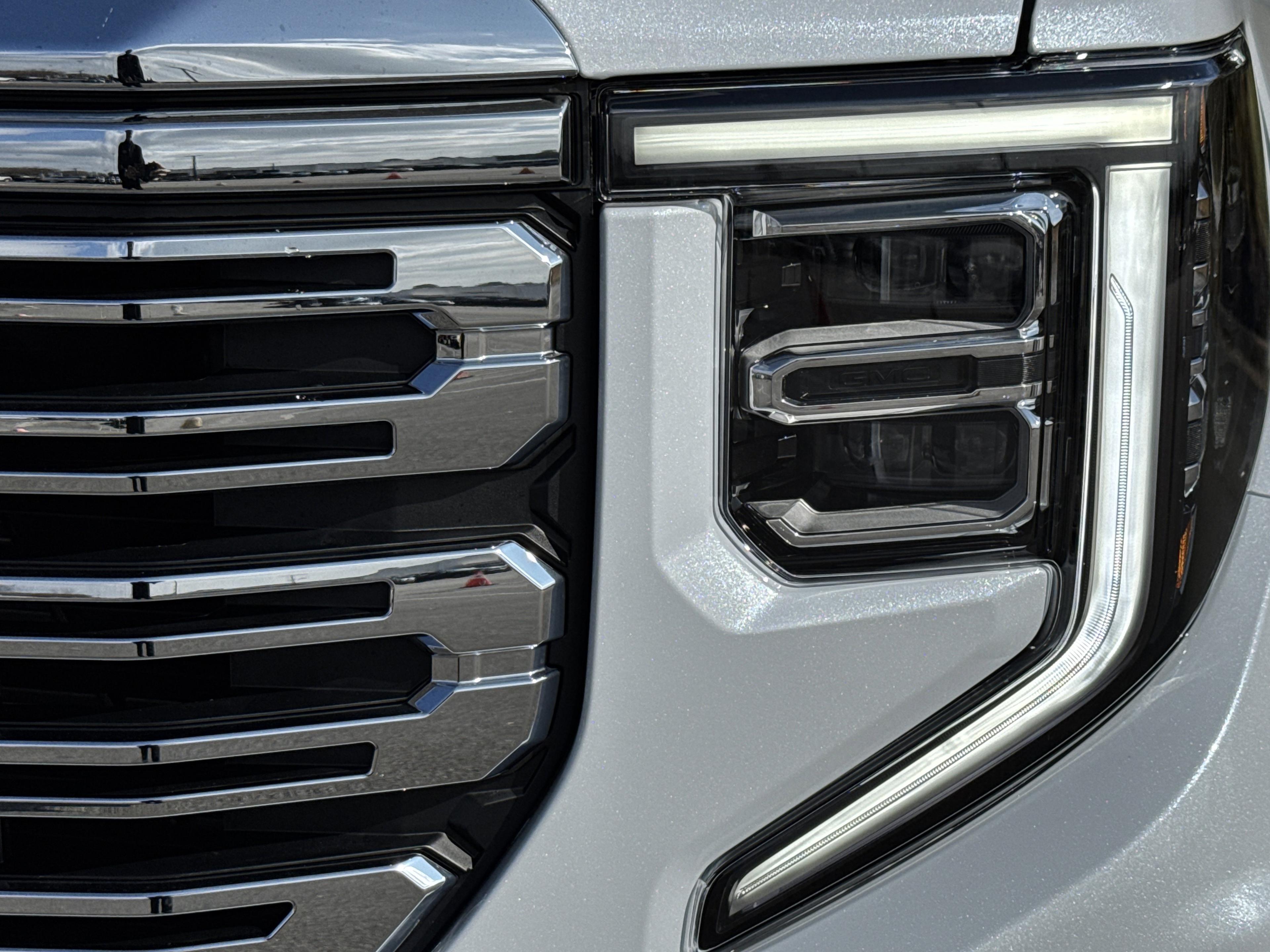 GMC Sierra 1500 Denali Four Wheel Drive Crew Cab - Thumbnail 5