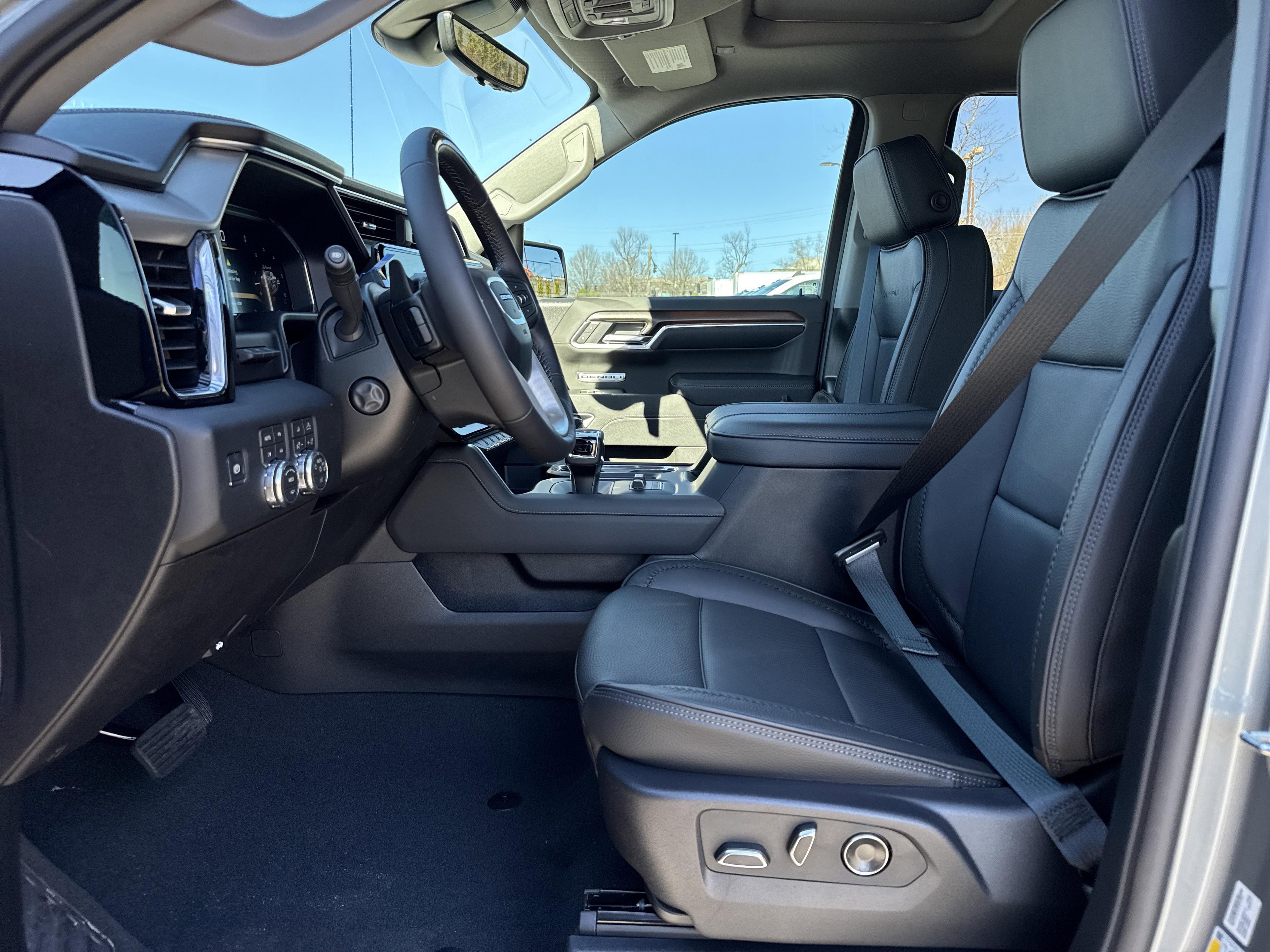GMC Sierra 1500 Denali Four Wheel Drive Crew Cab - Thumbnail 15