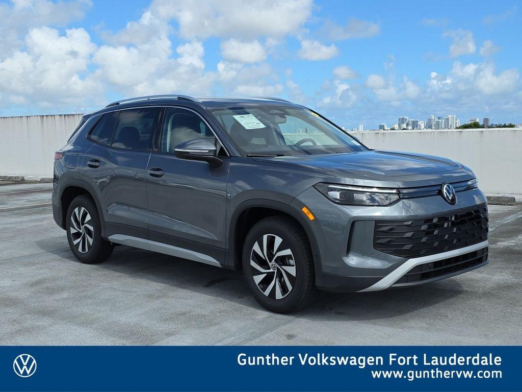 Volkswagen Tiguan 2.0T S - Thumbnail 2