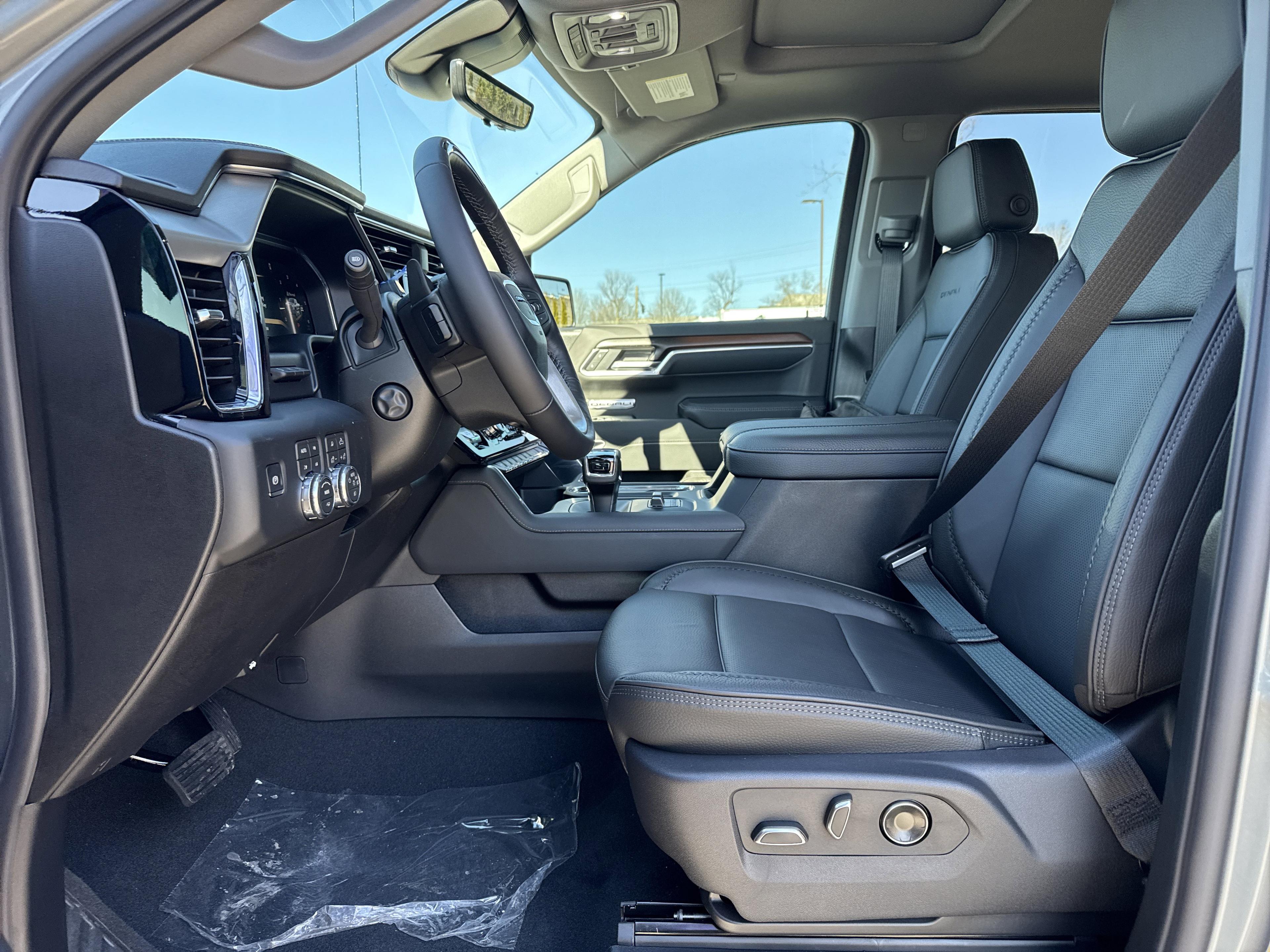 GMC Sierra 1500 Denali Four Wheel Drive Crew Cab - Thumbnail 15