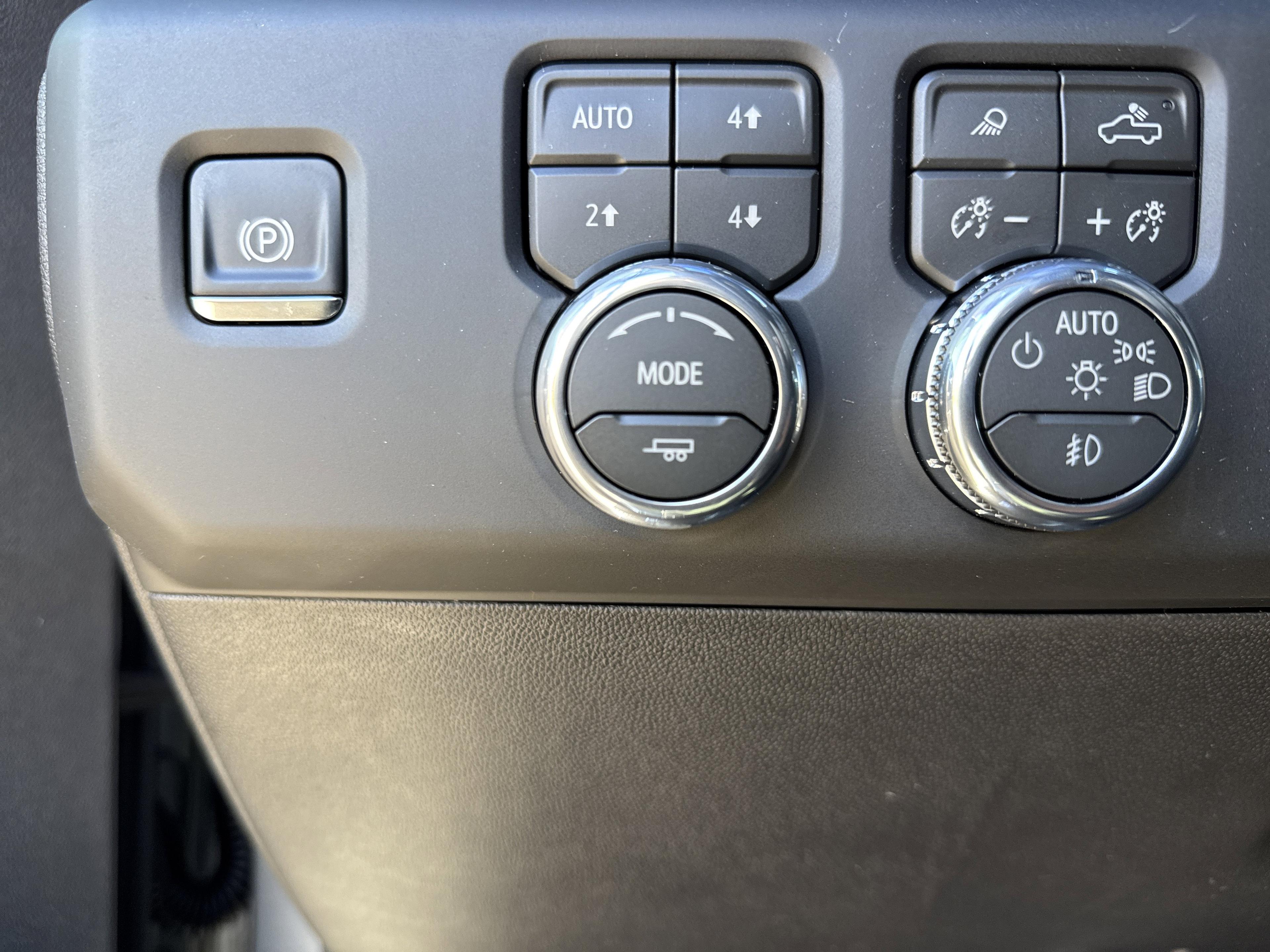 GMC Sierra 1500 Denali Four Wheel Drive Crew Cab - Thumbnail 17