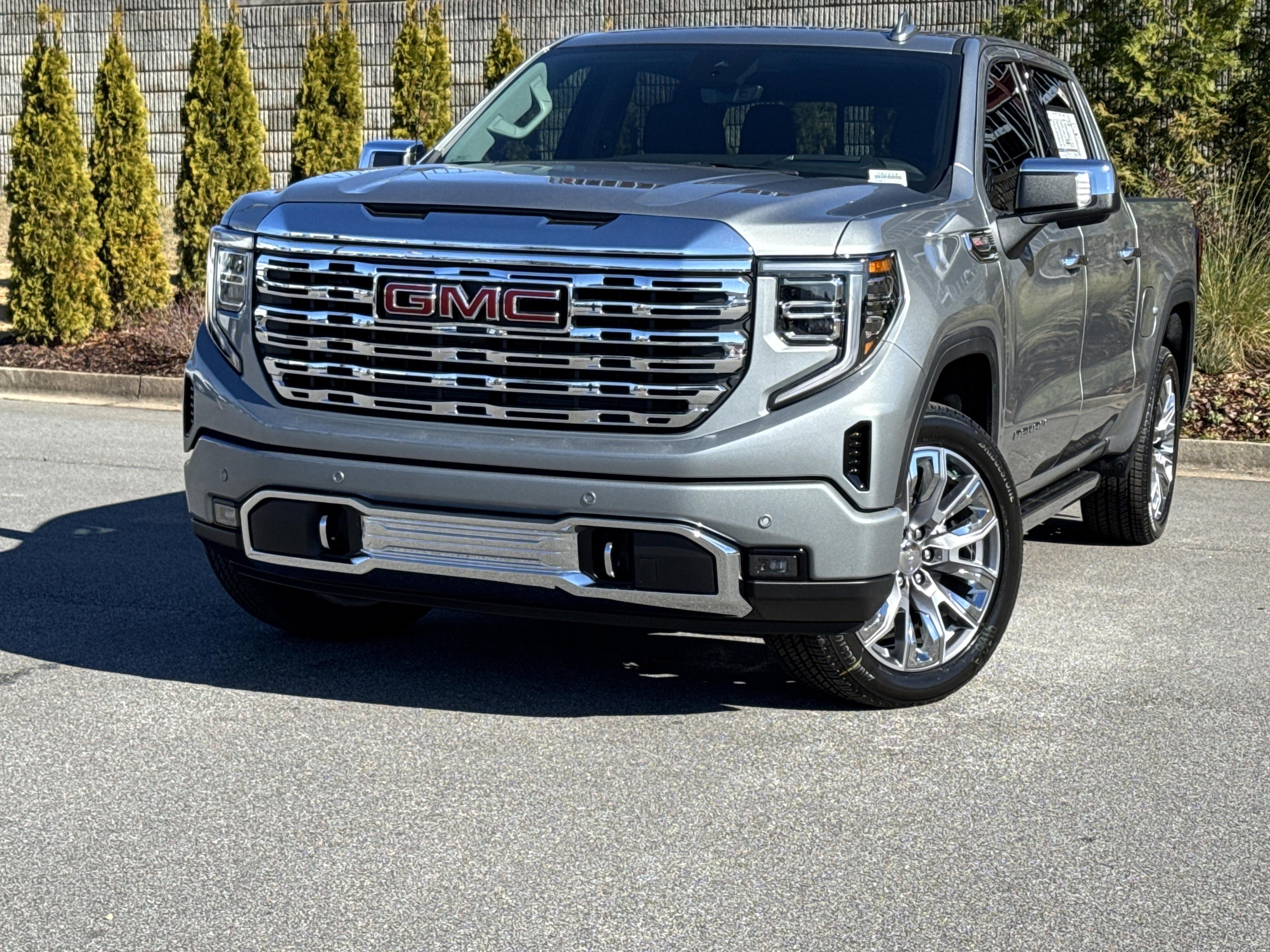 GMC Sierra 1500 Denali Four Wheel Drive Crew Cab - Thumbnail 4