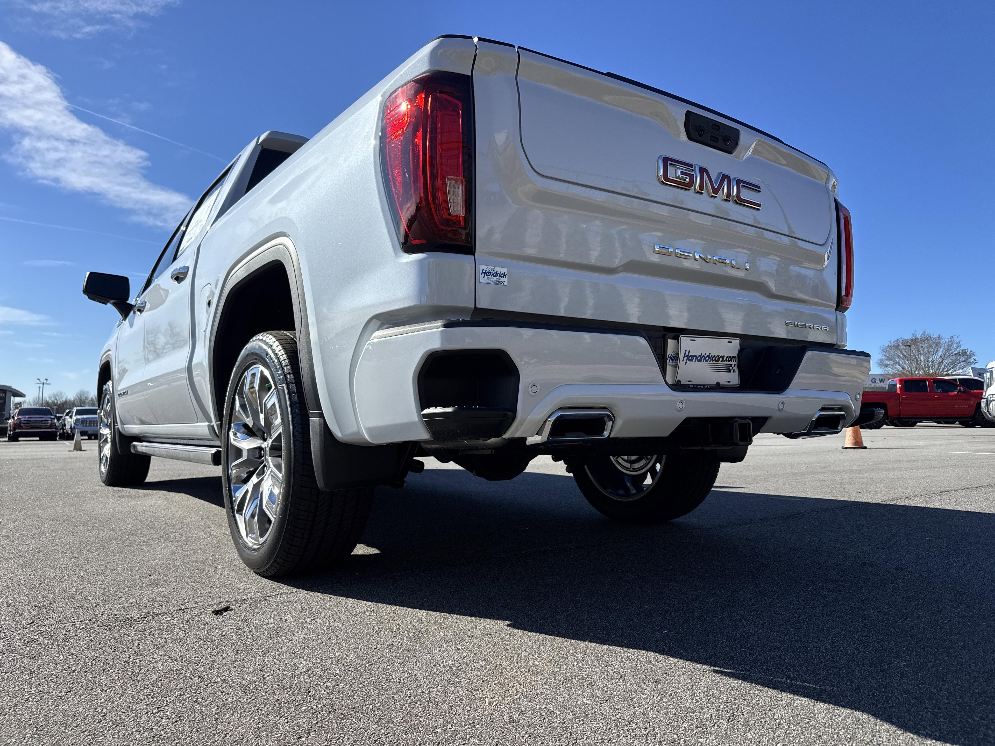 GMC Sierra 1500 Denali Four Wheel Drive Crew Cab - Thumbnail 7