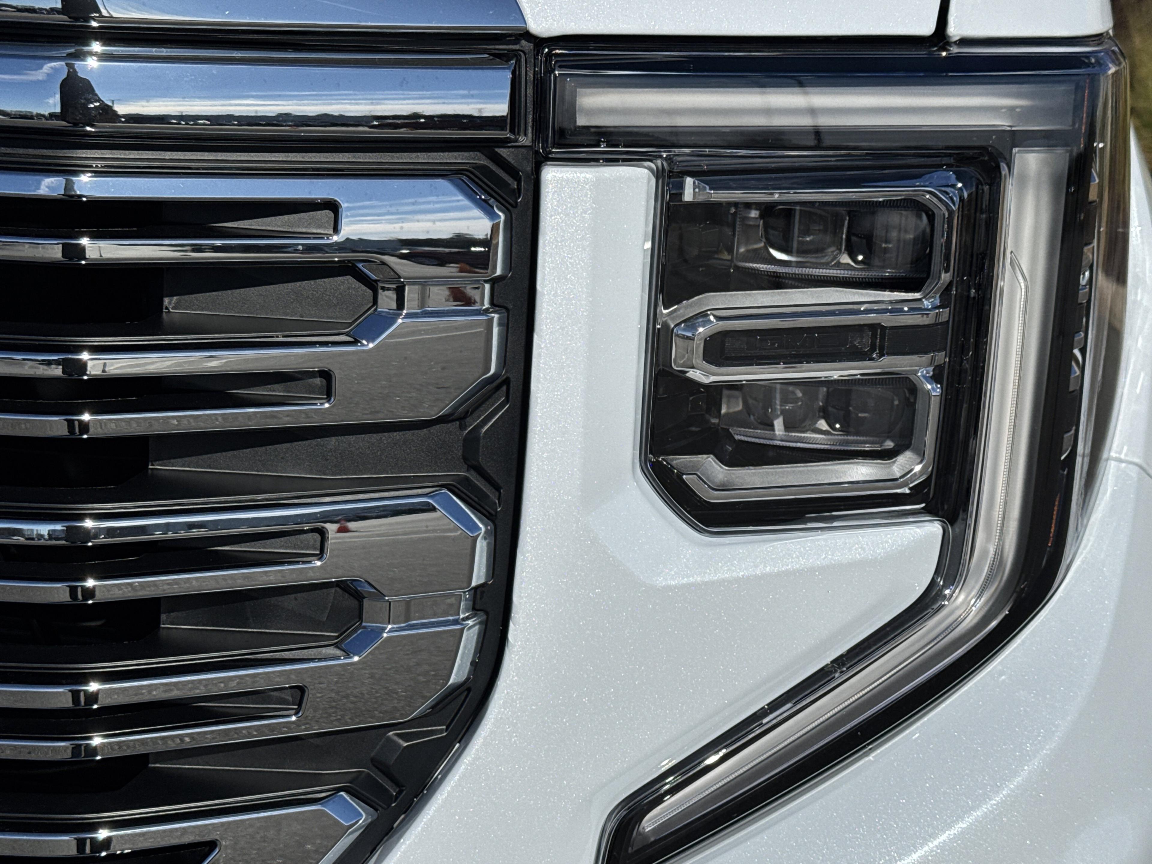 GMC Sierra 1500 Denali Four Wheel Drive Crew Cab - Thumbnail 5