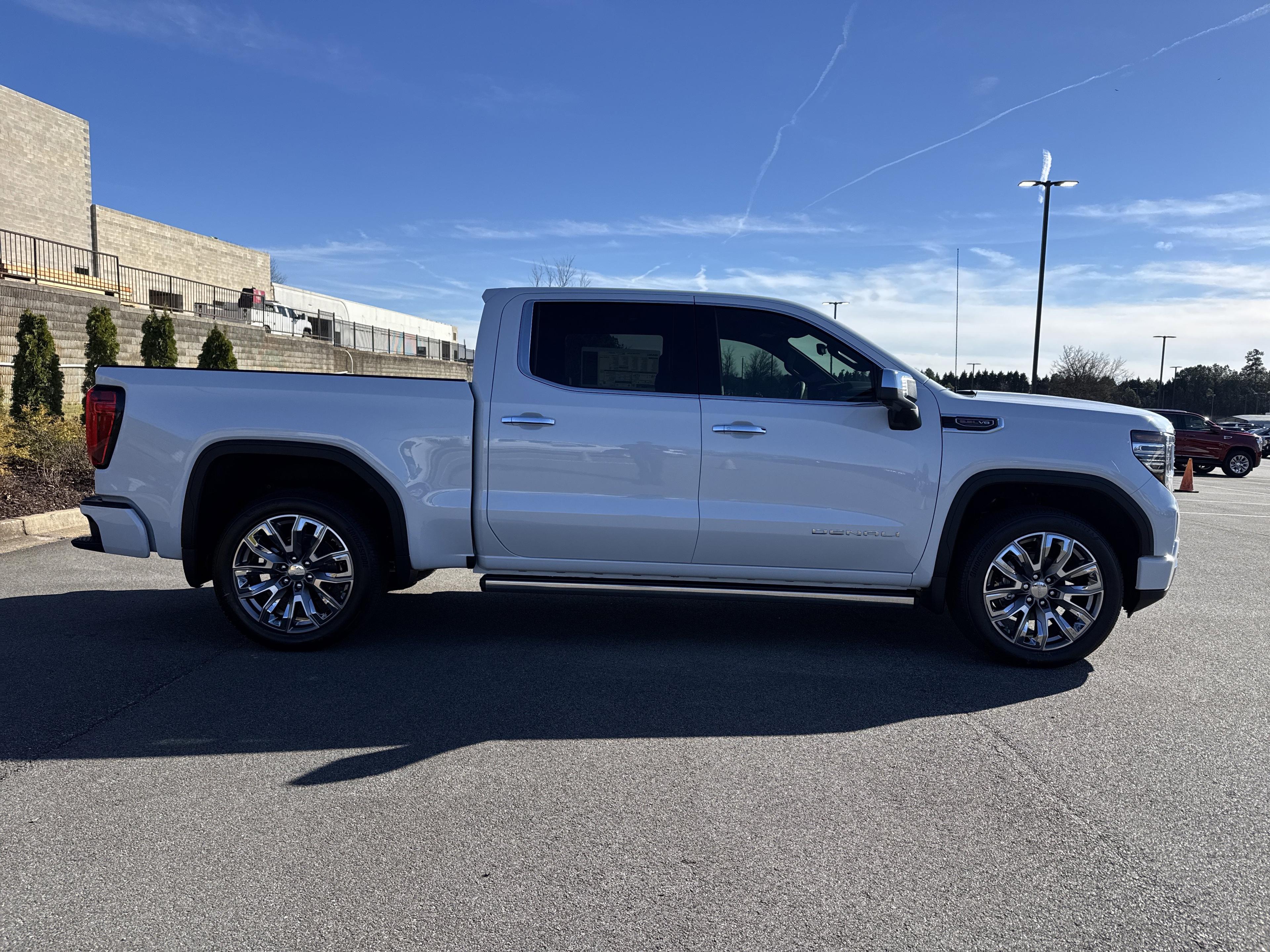 GMC Sierra 1500 Denali Four Wheel Drive Crew Cab - Thumbnail 10