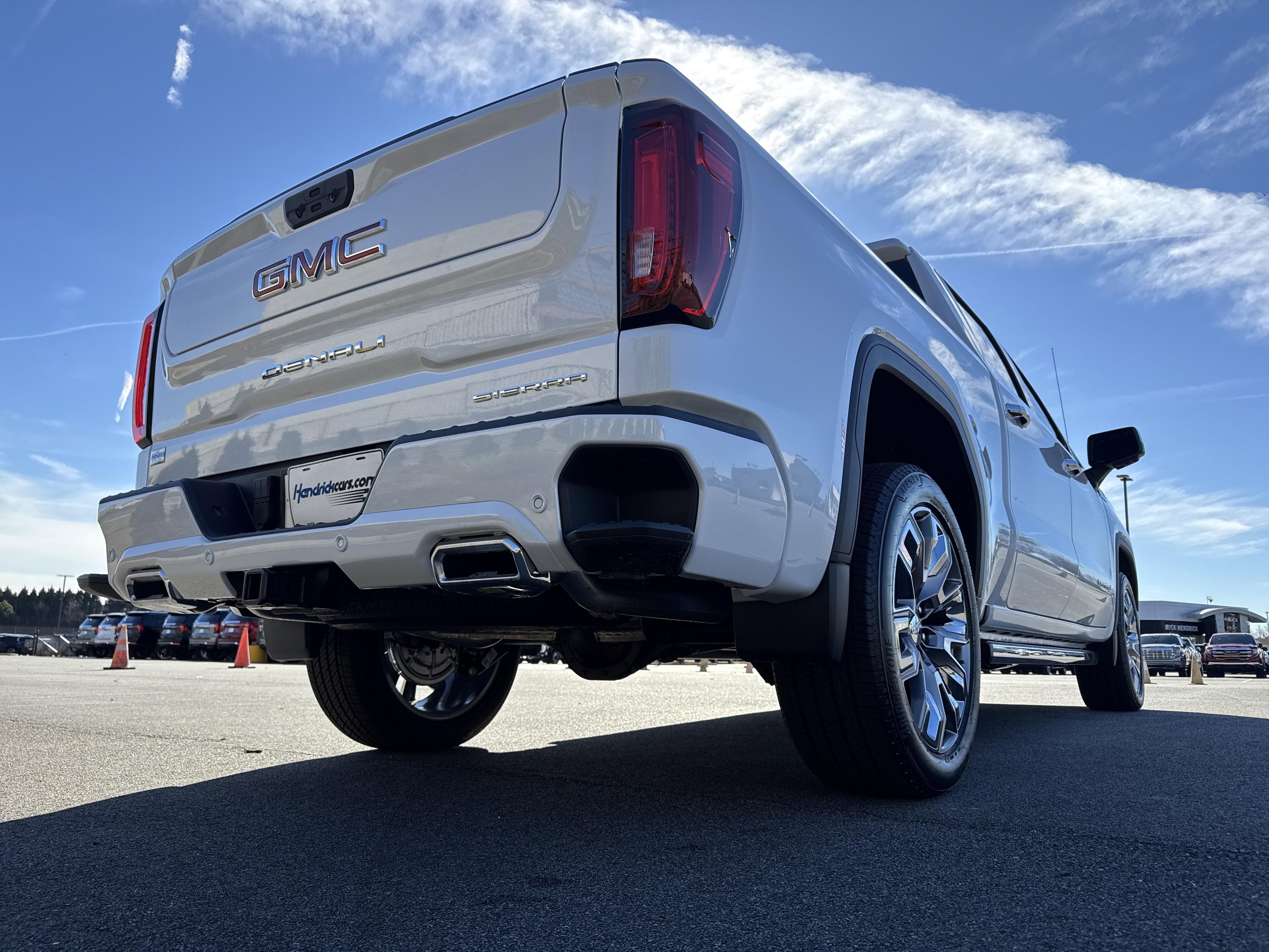 GMC Sierra 1500 Denali Four Wheel Drive Crew Cab - Thumbnail 9