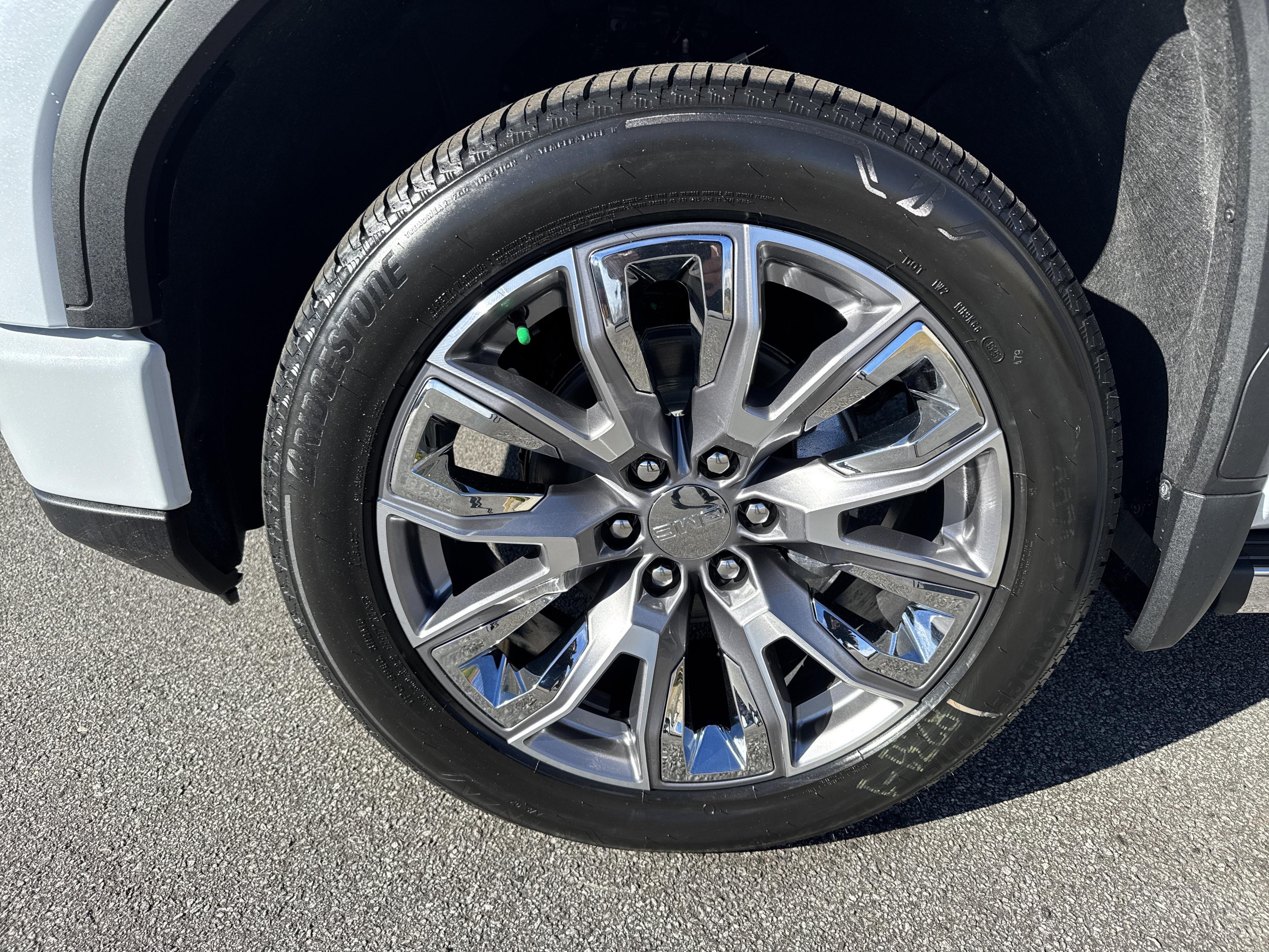 GMC Sierra 1500 Denali Four Wheel Drive Crew Cab - Thumbnail 12