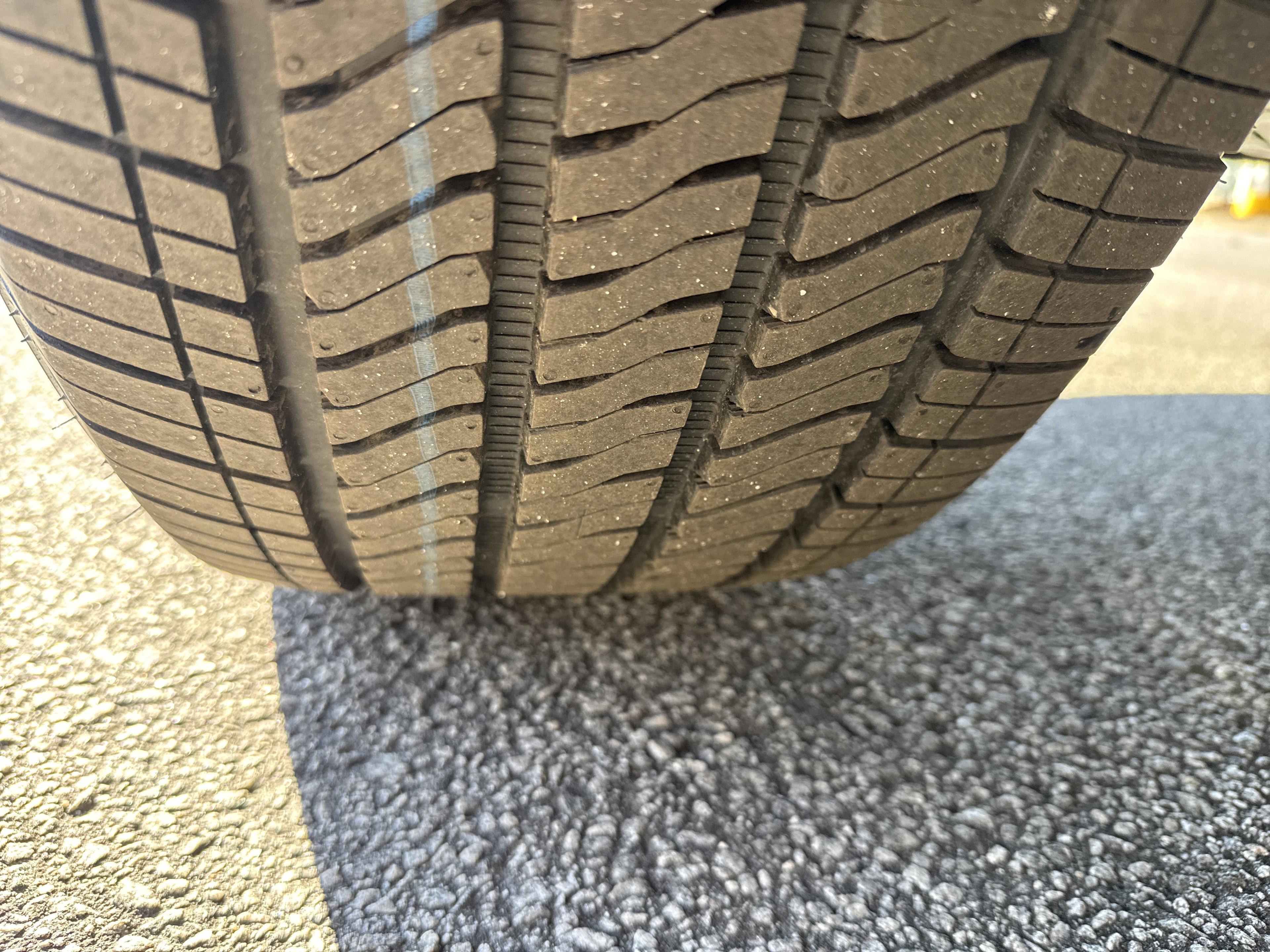 GMC Sierra 1500 Denali Four Wheel Drive Crew Cab - Thumbnail 11