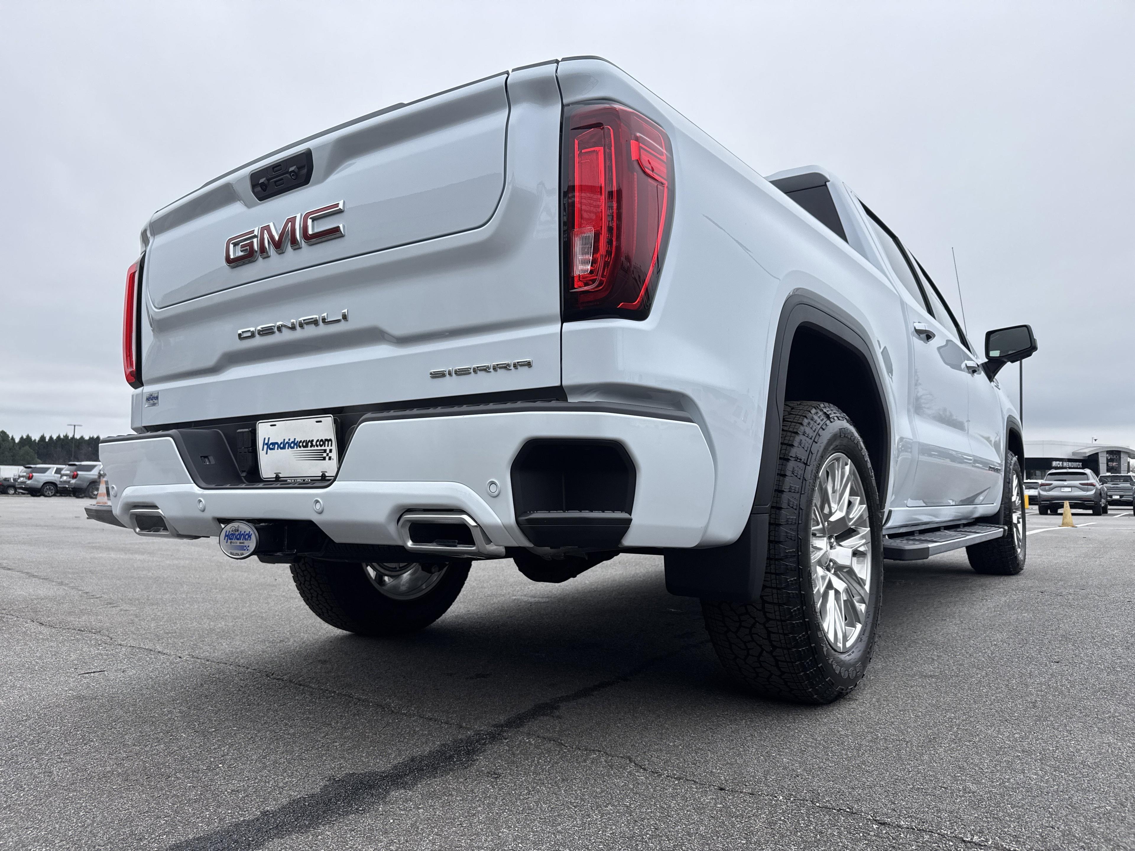GMC Sierra 1500 Denali Four Wheel Drive Crew Cab - Thumbnail 9