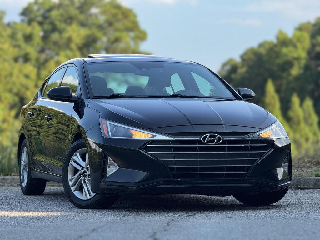 Hyundai Elantra - Thumbnail 3