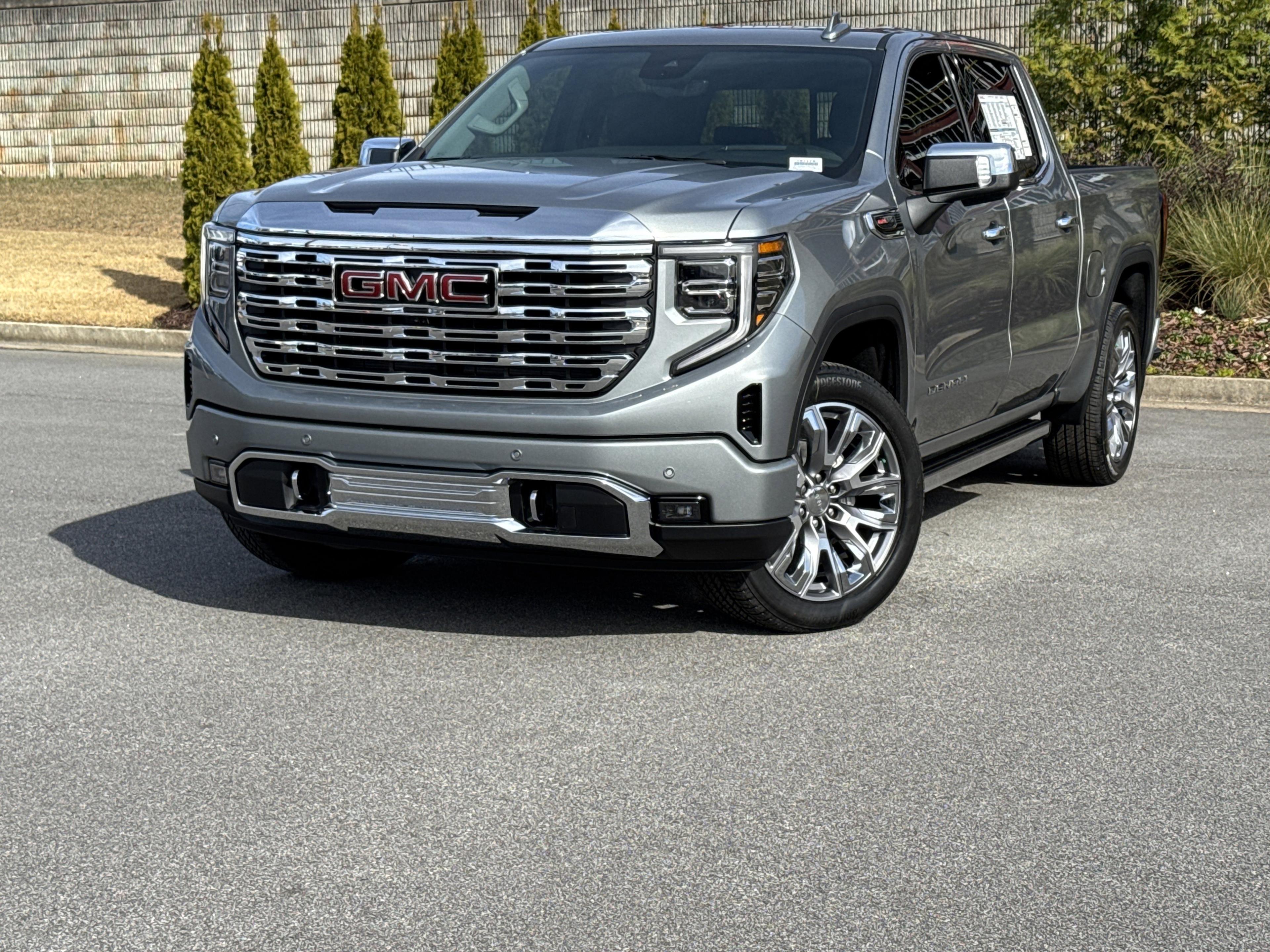 GMC Sierra 1500 Denali Four Wheel Drive Crew Cab - Thumbnail 4