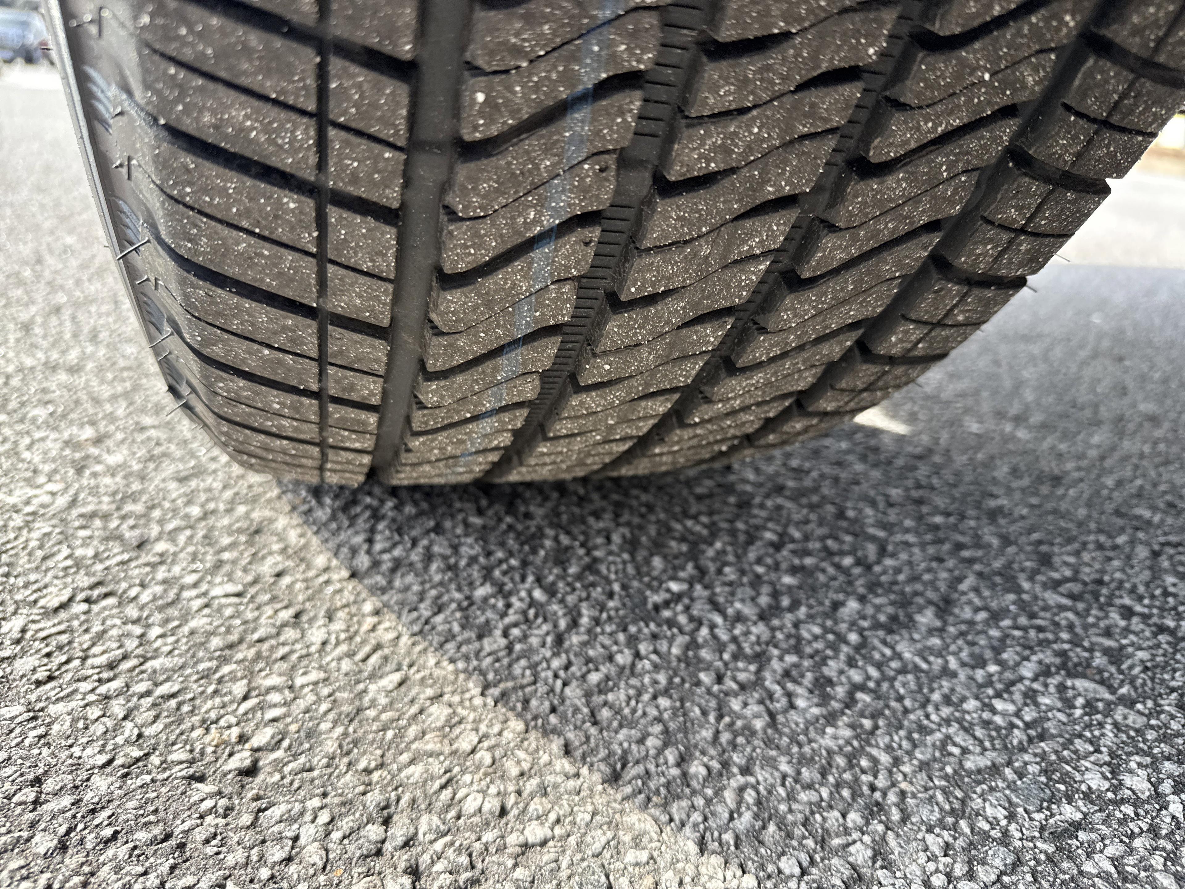 GMC Sierra 1500 Denali Four Wheel Drive Crew Cab - Thumbnail 11