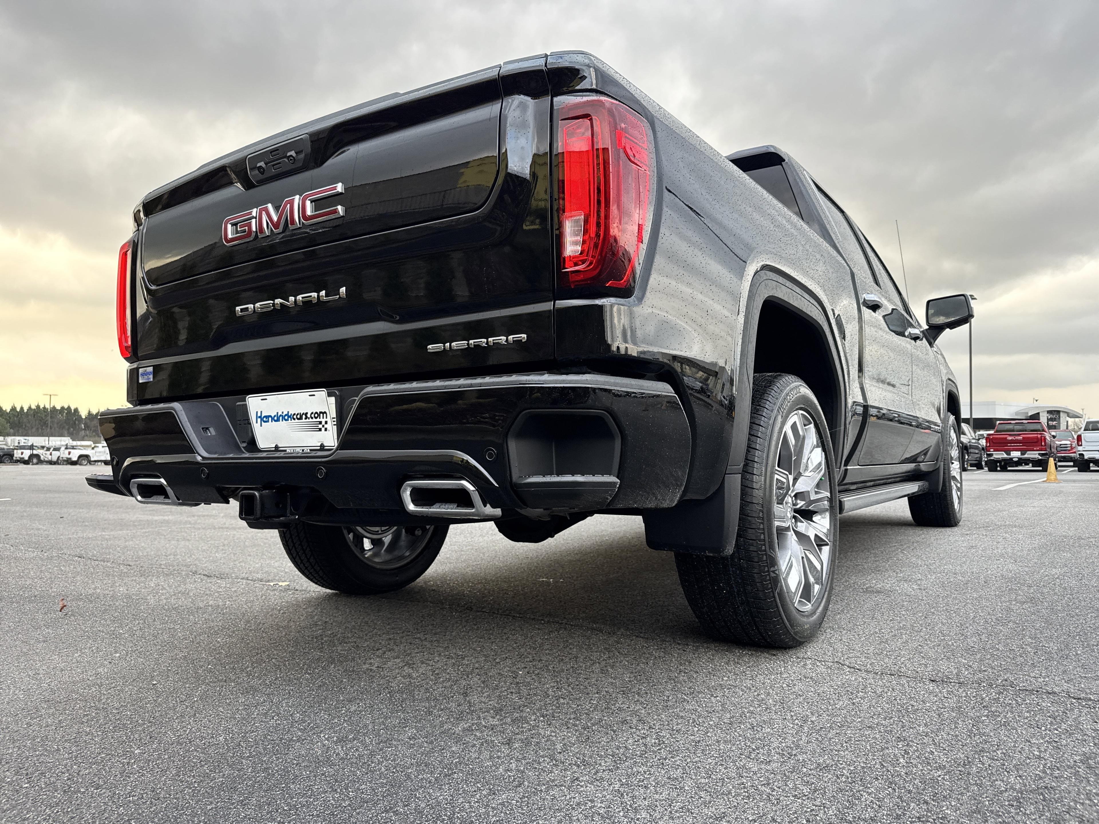 GMC Sierra 1500 Denali Four Wheel Drive Crew Cab - Thumbnail 9