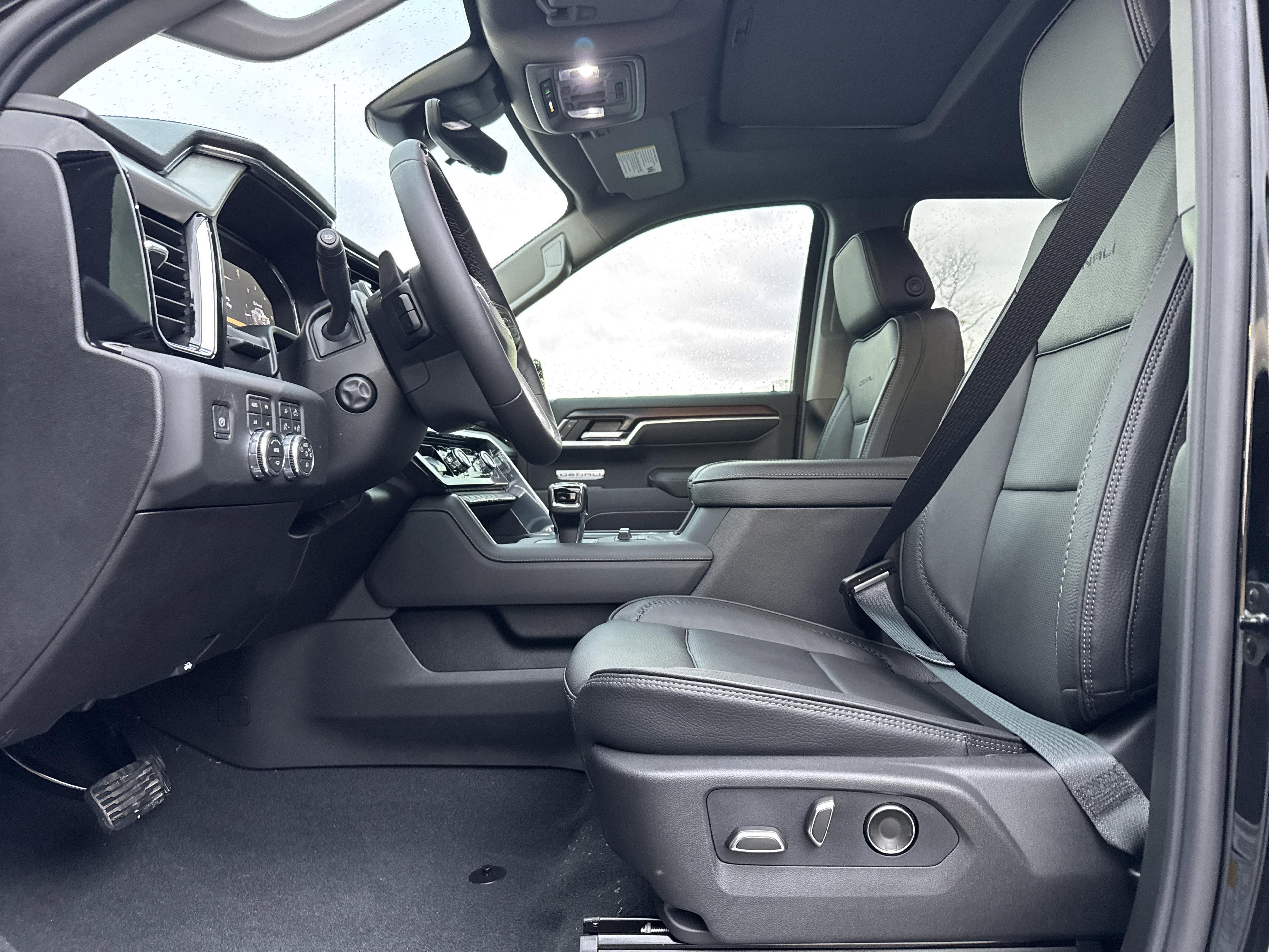 GMC Sierra 1500 Denali Four Wheel Drive Crew Cab - Thumbnail 15