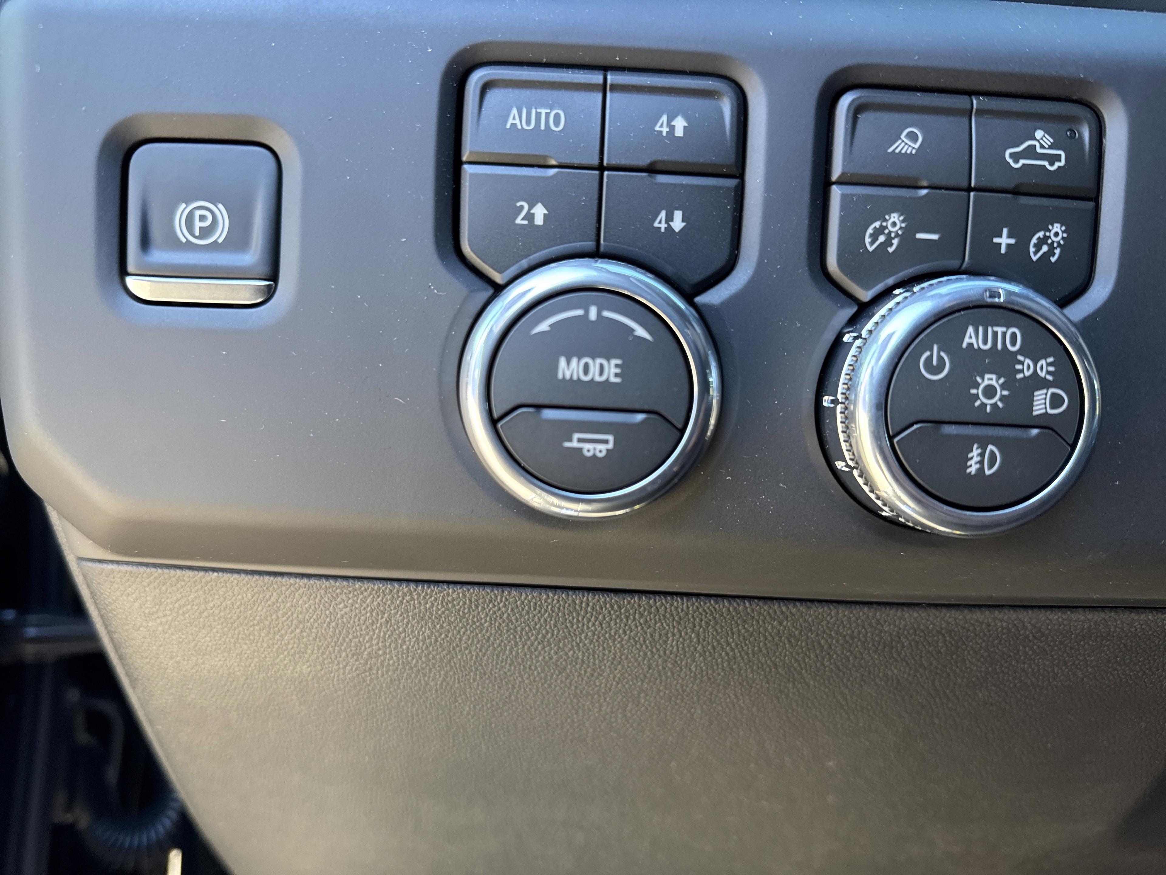 GMC Sierra 1500 Denali Four Wheel Drive Crew Cab - Thumbnail 17