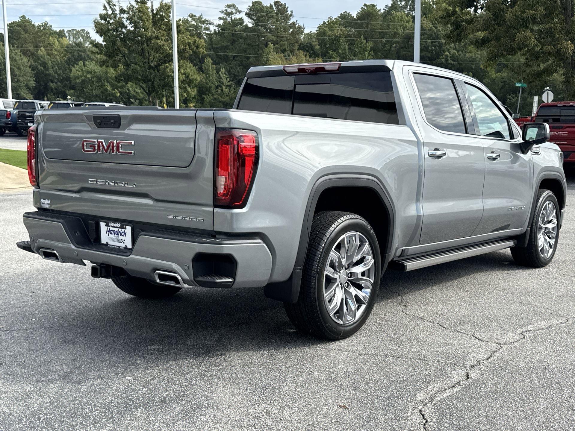 GMC Sierra 1500 Denali Four Wheel Drive Crew Cab - Thumbnail 9