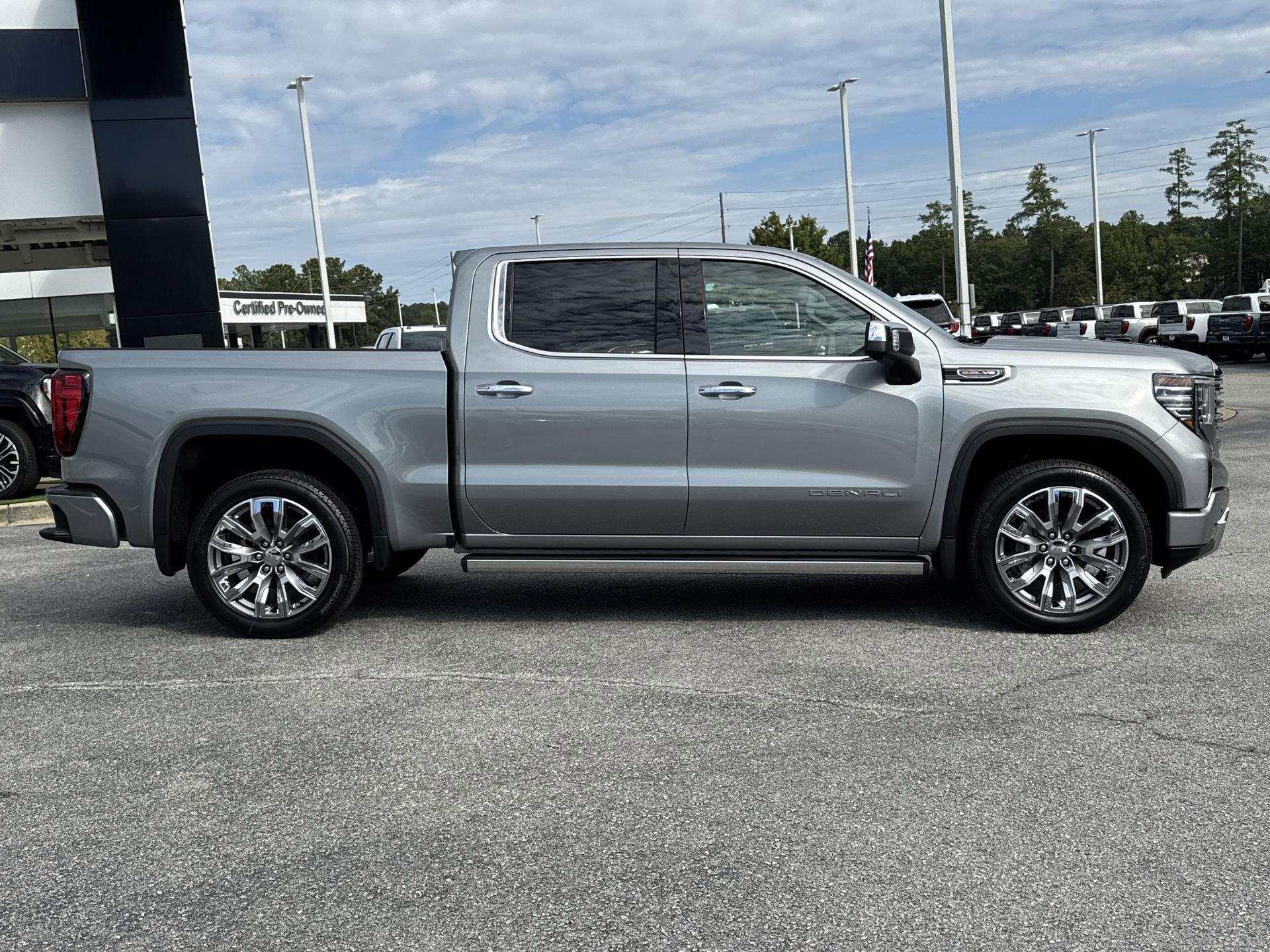 GMC Sierra 1500 Denali Four Wheel Drive Crew Cab - Thumbnail 10