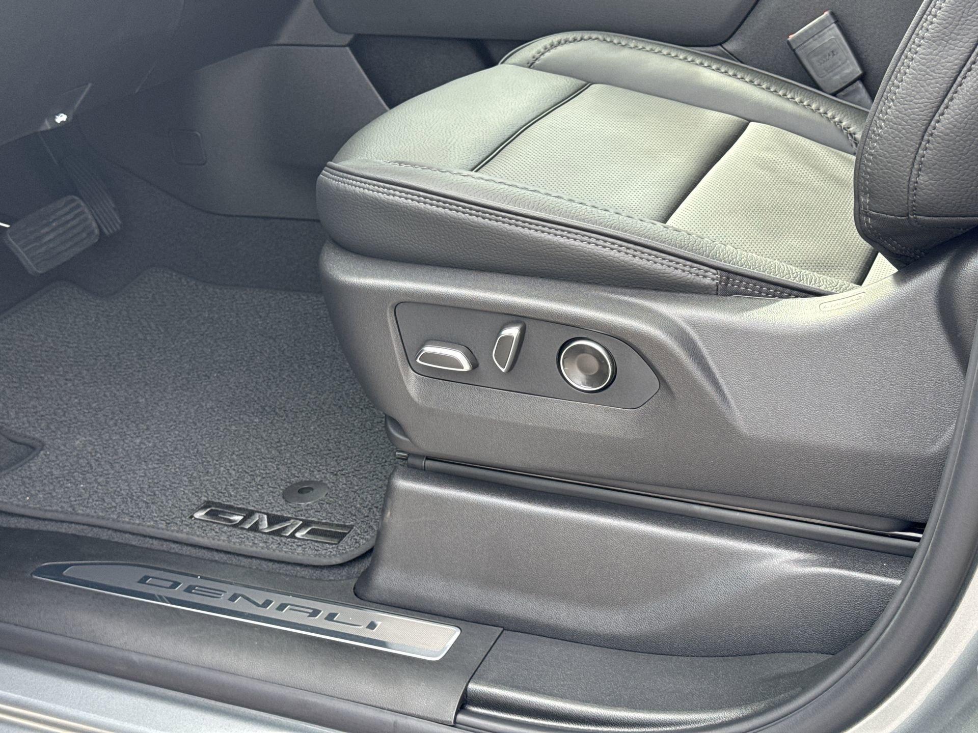 GMC Sierra 1500 Denali Four Wheel Drive Crew Cab - Thumbnail 16