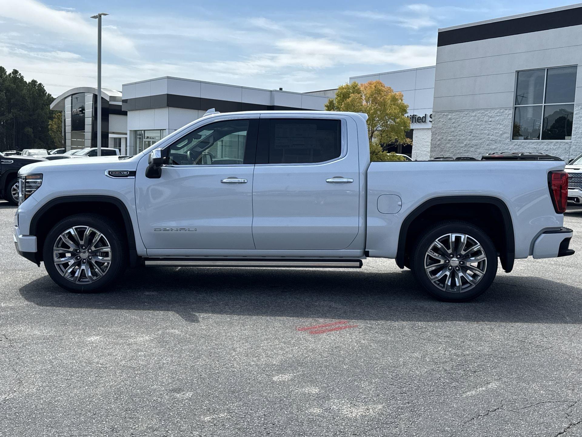GMC Sierra 1500 Denali Four Wheel Drive Crew Cab - Thumbnail 6
