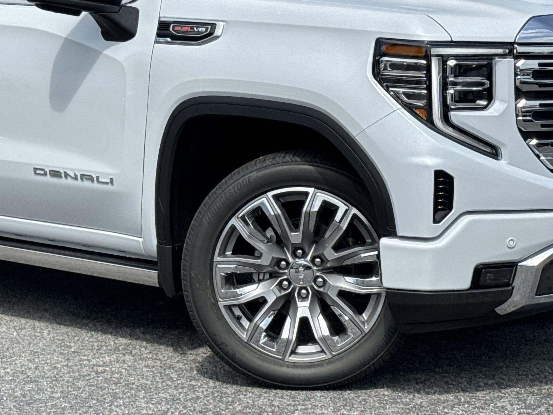 GMC Sierra 1500 Denali Four Wheel Drive Crew Cab - Thumbnail 12