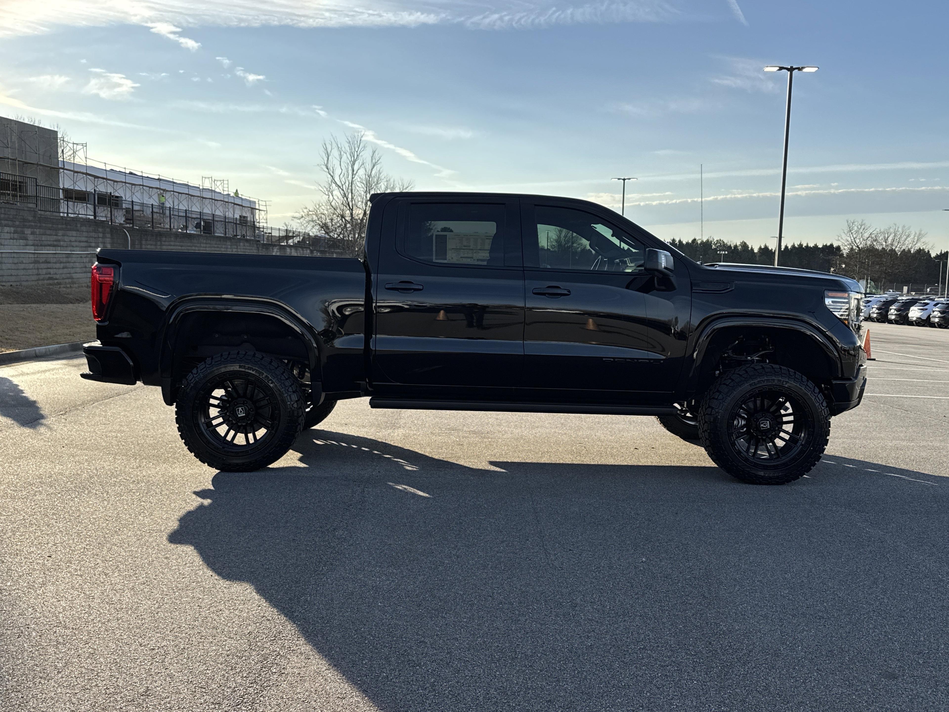 GMC Sierra 1500 Denali Four Wheel Drive Crew Cab - Thumbnail 10