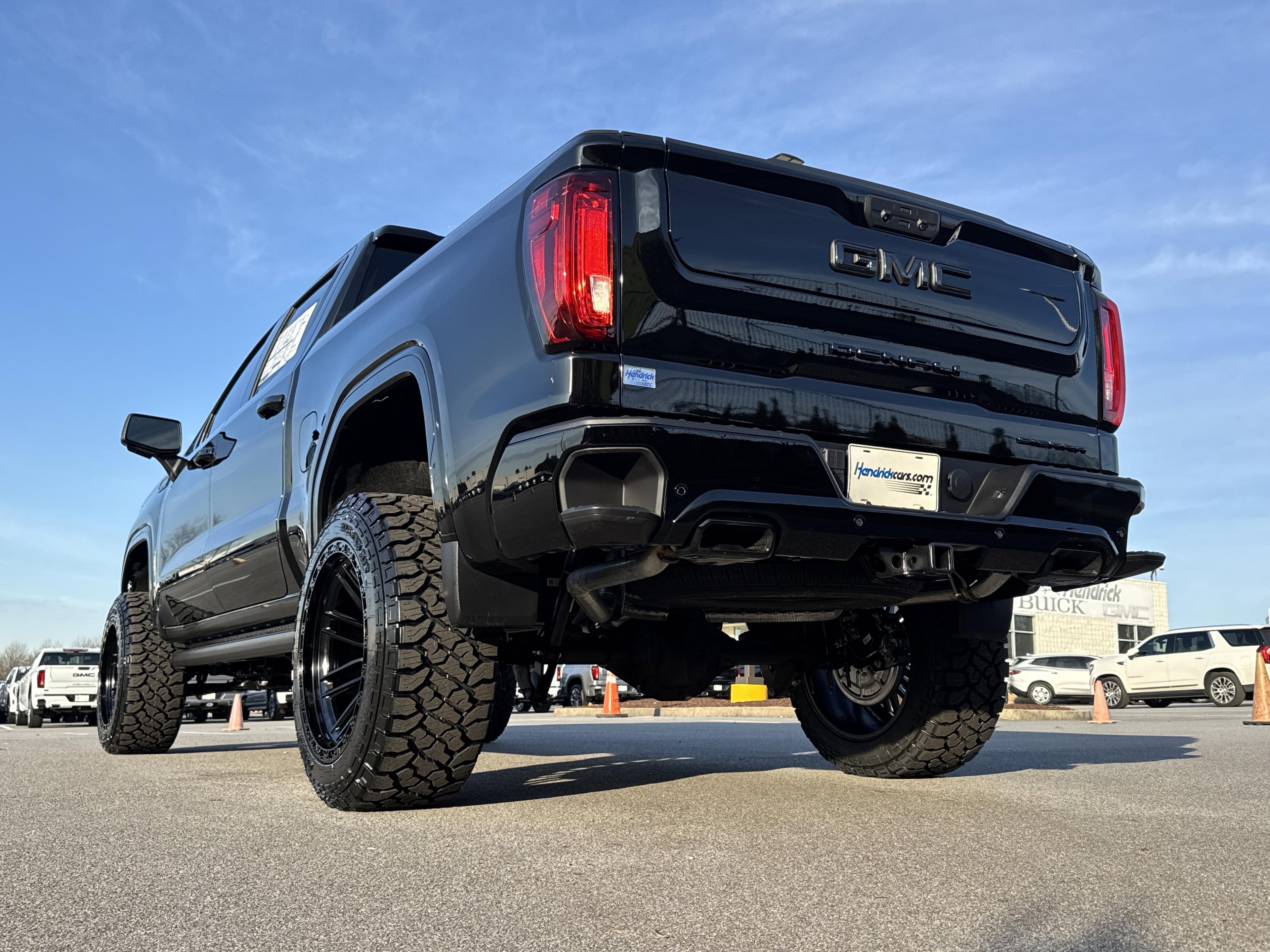 GMC Sierra 1500 Denali Four Wheel Drive Crew Cab - Thumbnail 7