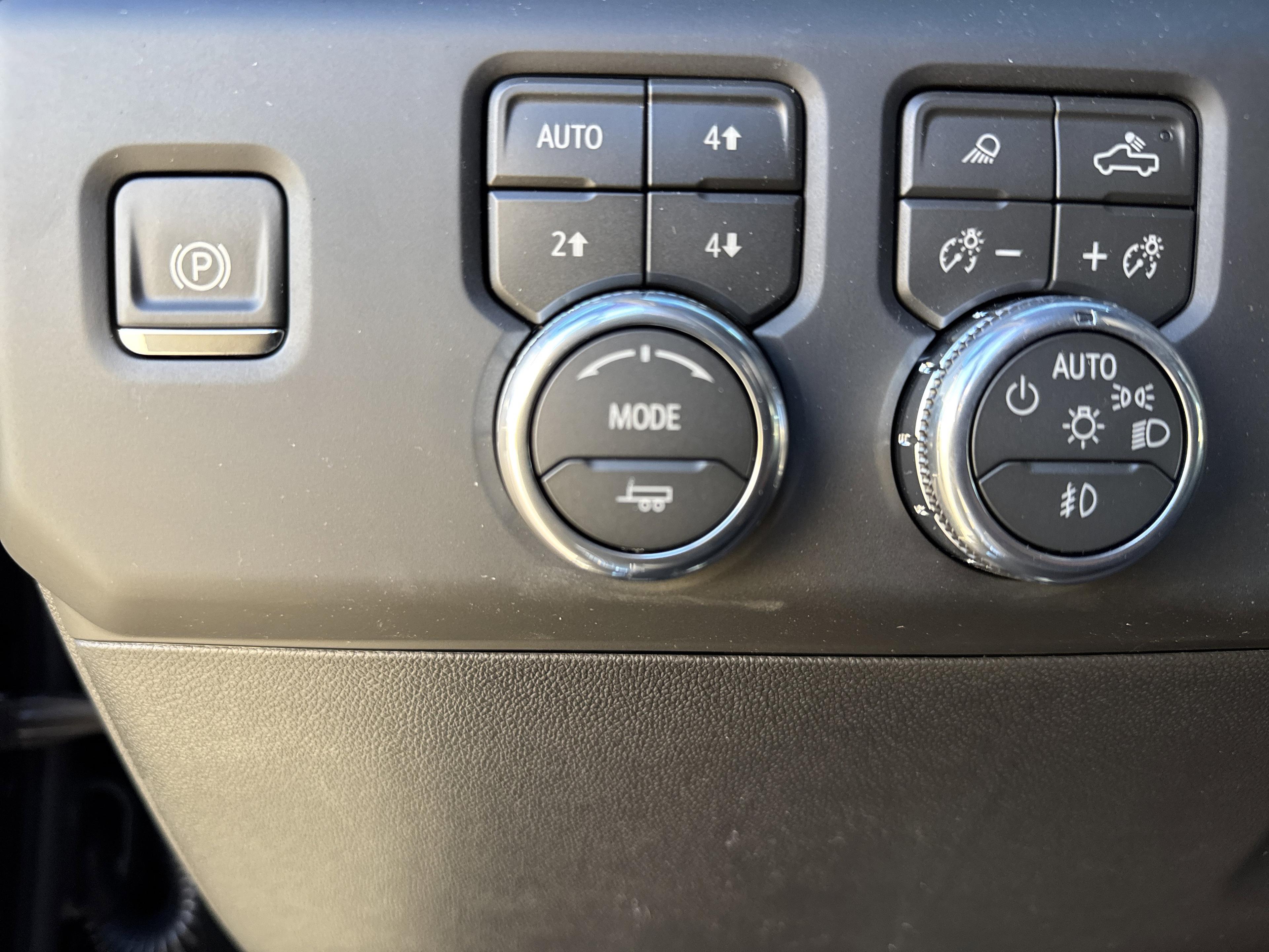 GMC Sierra 1500 Denali Four Wheel Drive Crew Cab - Thumbnail 17