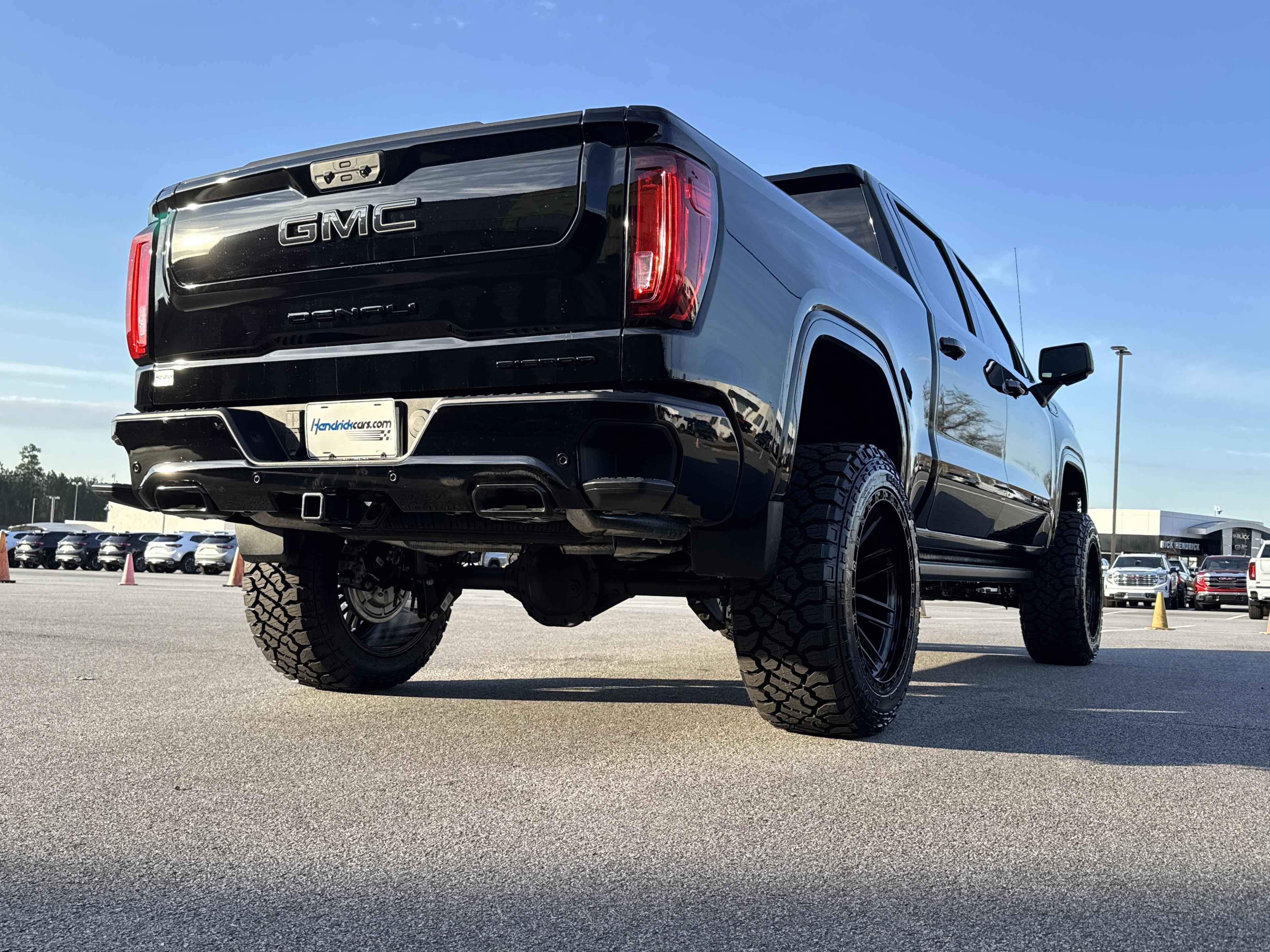 GMC Sierra 1500 Denali Four Wheel Drive Crew Cab - Thumbnail 9