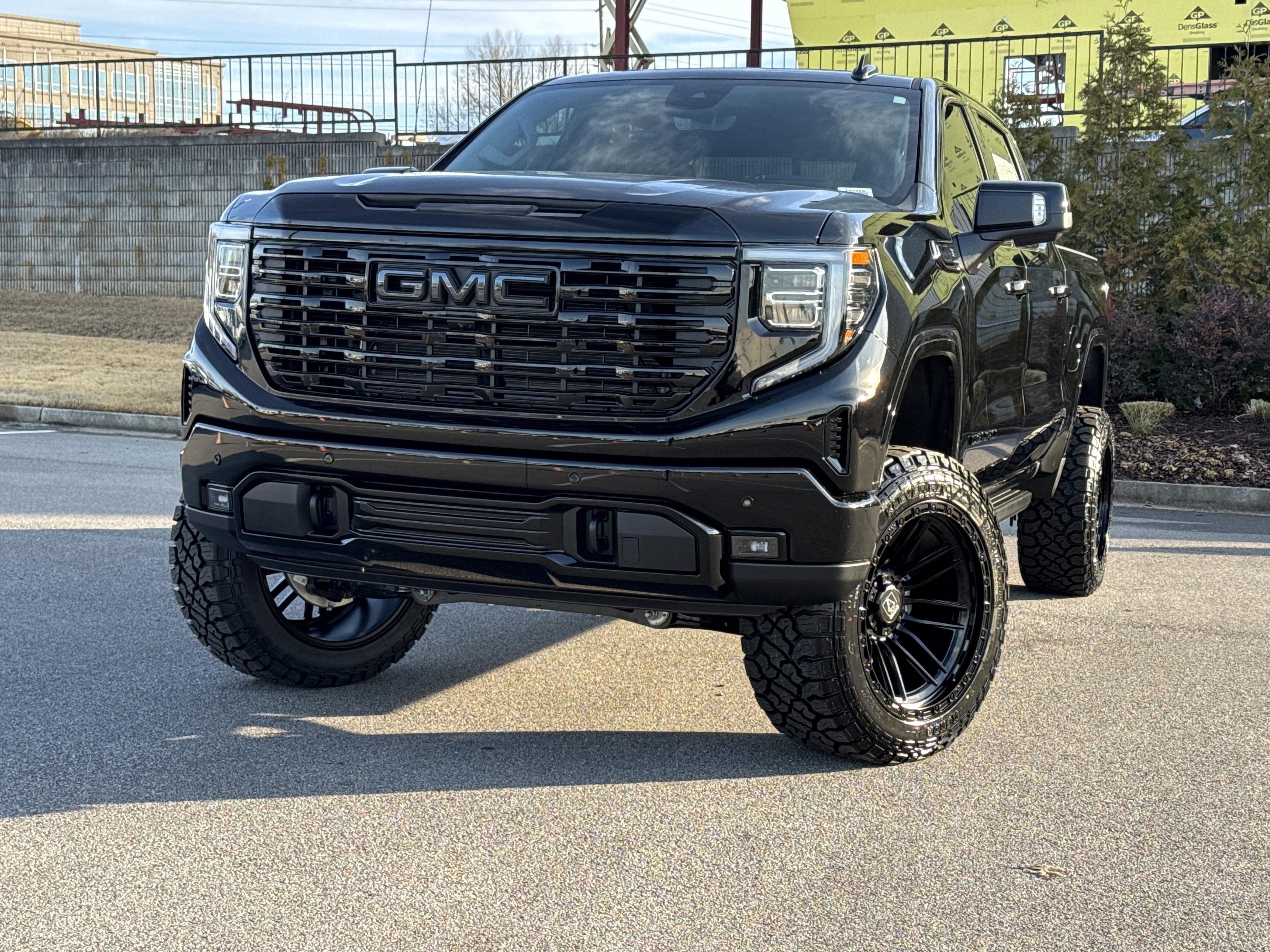 GMC Sierra 1500 Denali Four Wheel Drive Crew Cab - Thumbnail 4