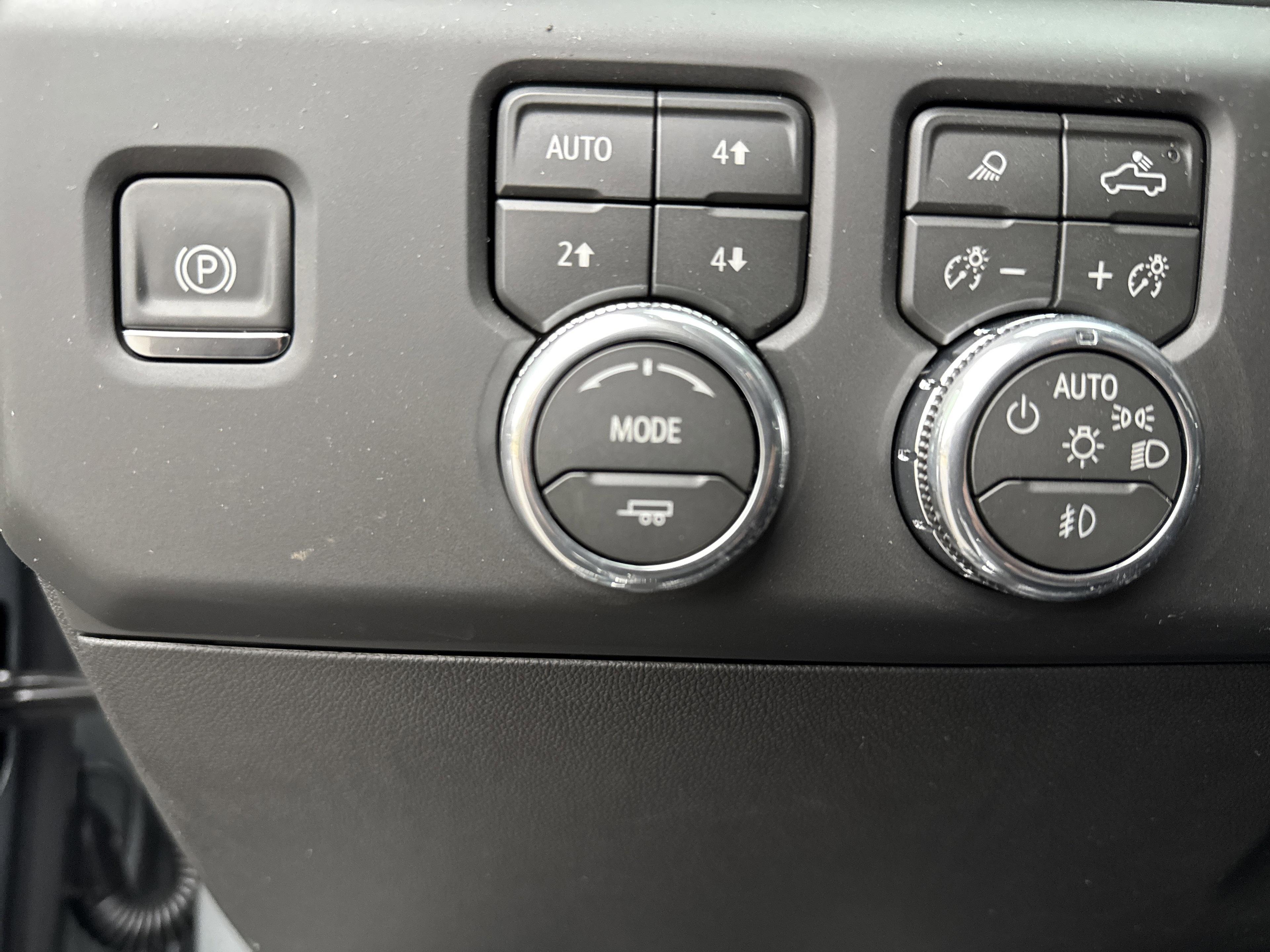 GMC Sierra 1500 Denali Four Wheel Drive Crew Cab - Thumbnail 17