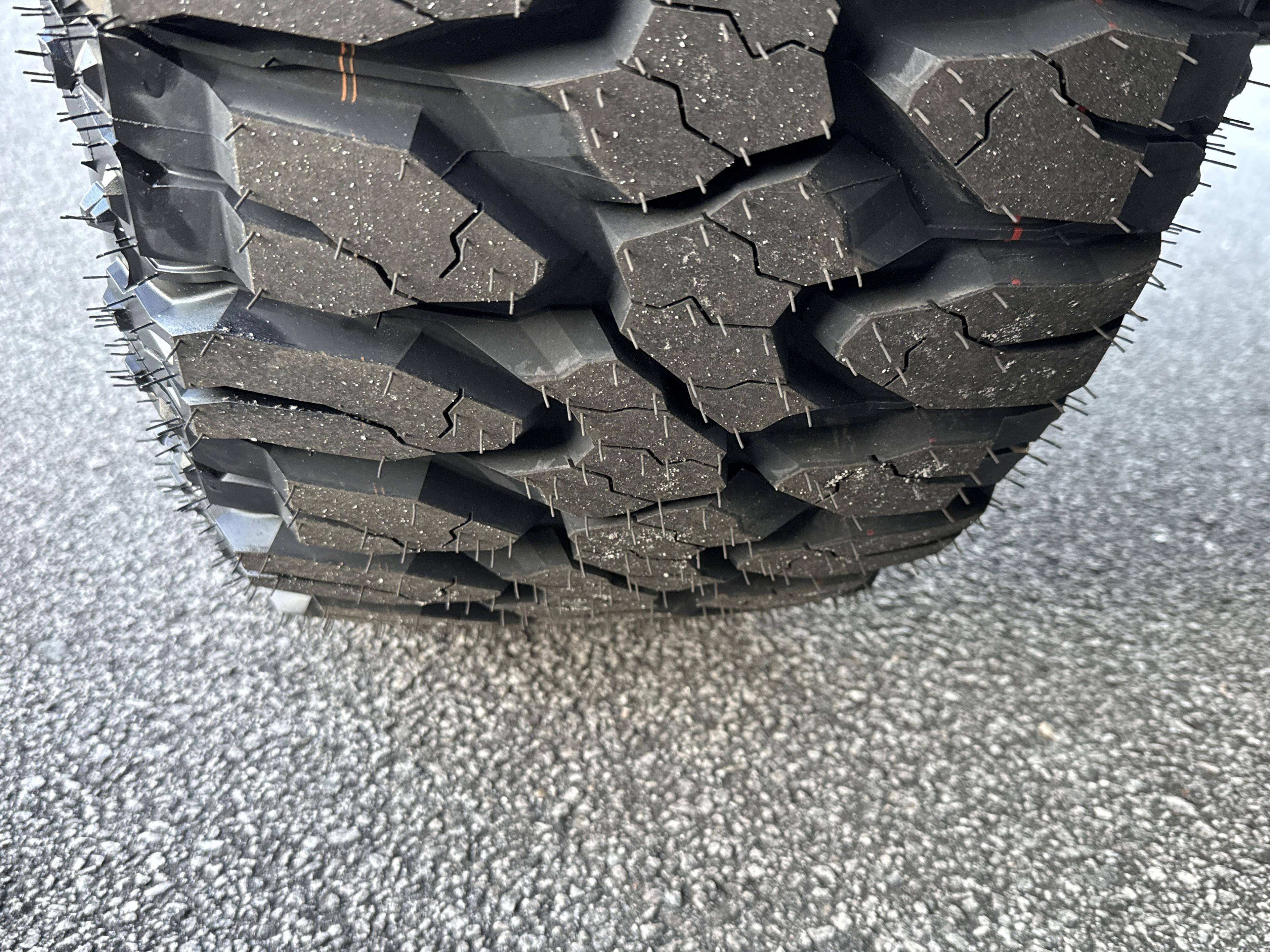 GMC Sierra 1500 Denali Four Wheel Drive Crew Cab - Thumbnail 11