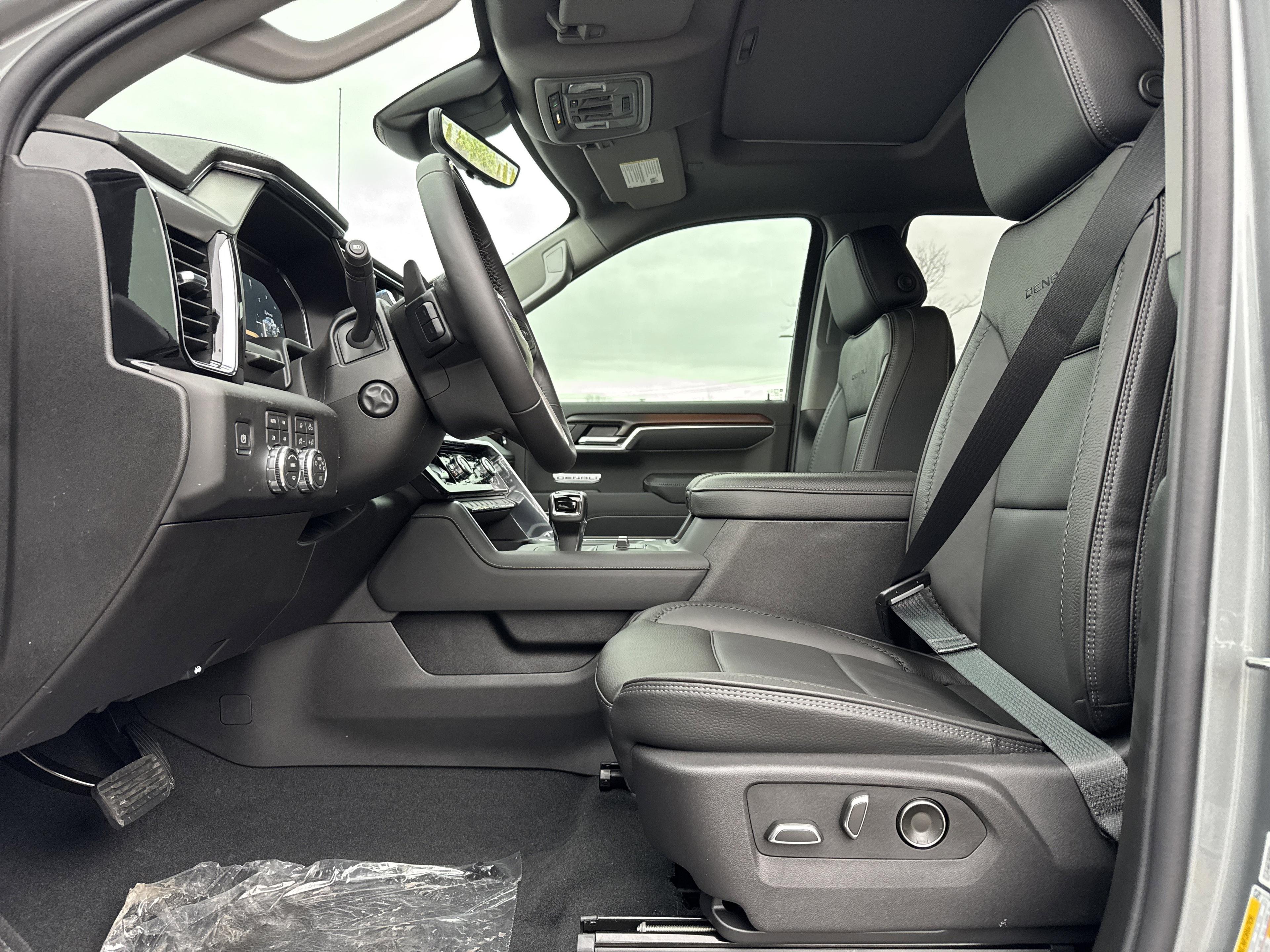 GMC Sierra 1500 Denali Four Wheel Drive Crew Cab - Thumbnail 15