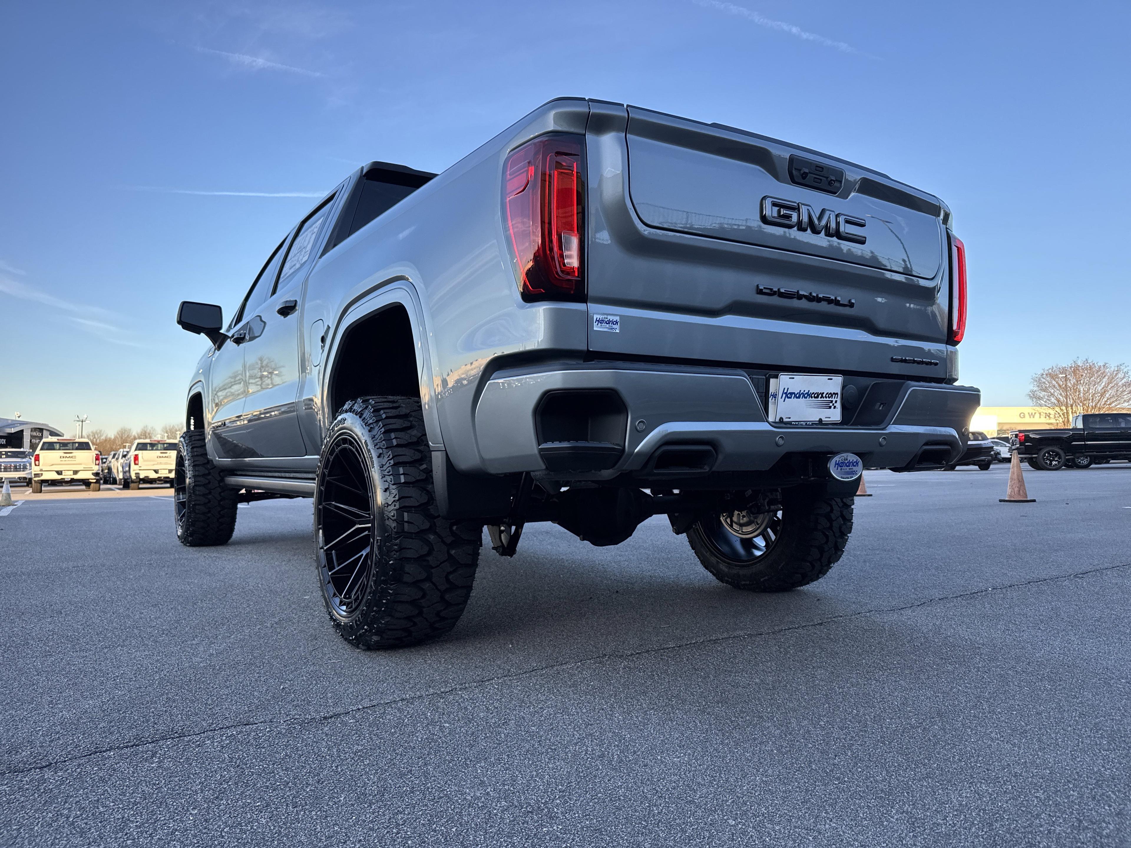 GMC Sierra 1500 Denali Four Wheel Drive Crew Cab - Thumbnail 7