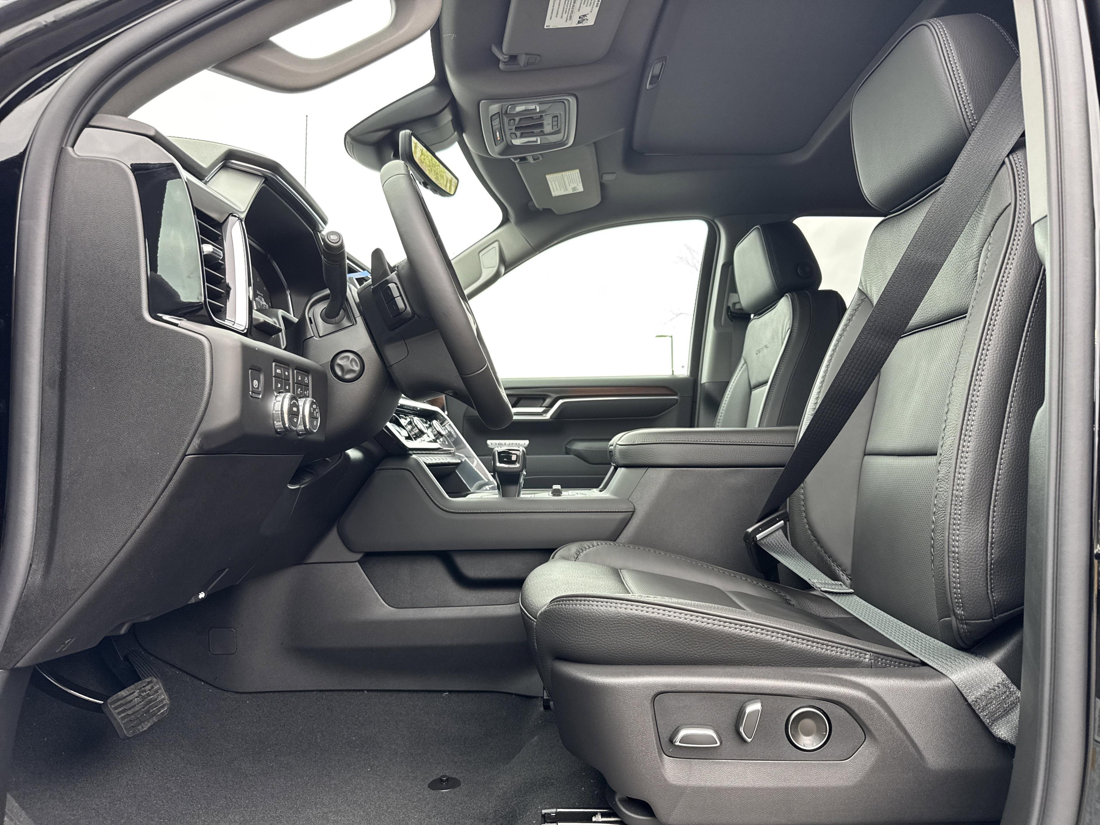 GMC Sierra 1500 Denali Four Wheel Drive Crew Cab - Thumbnail 15