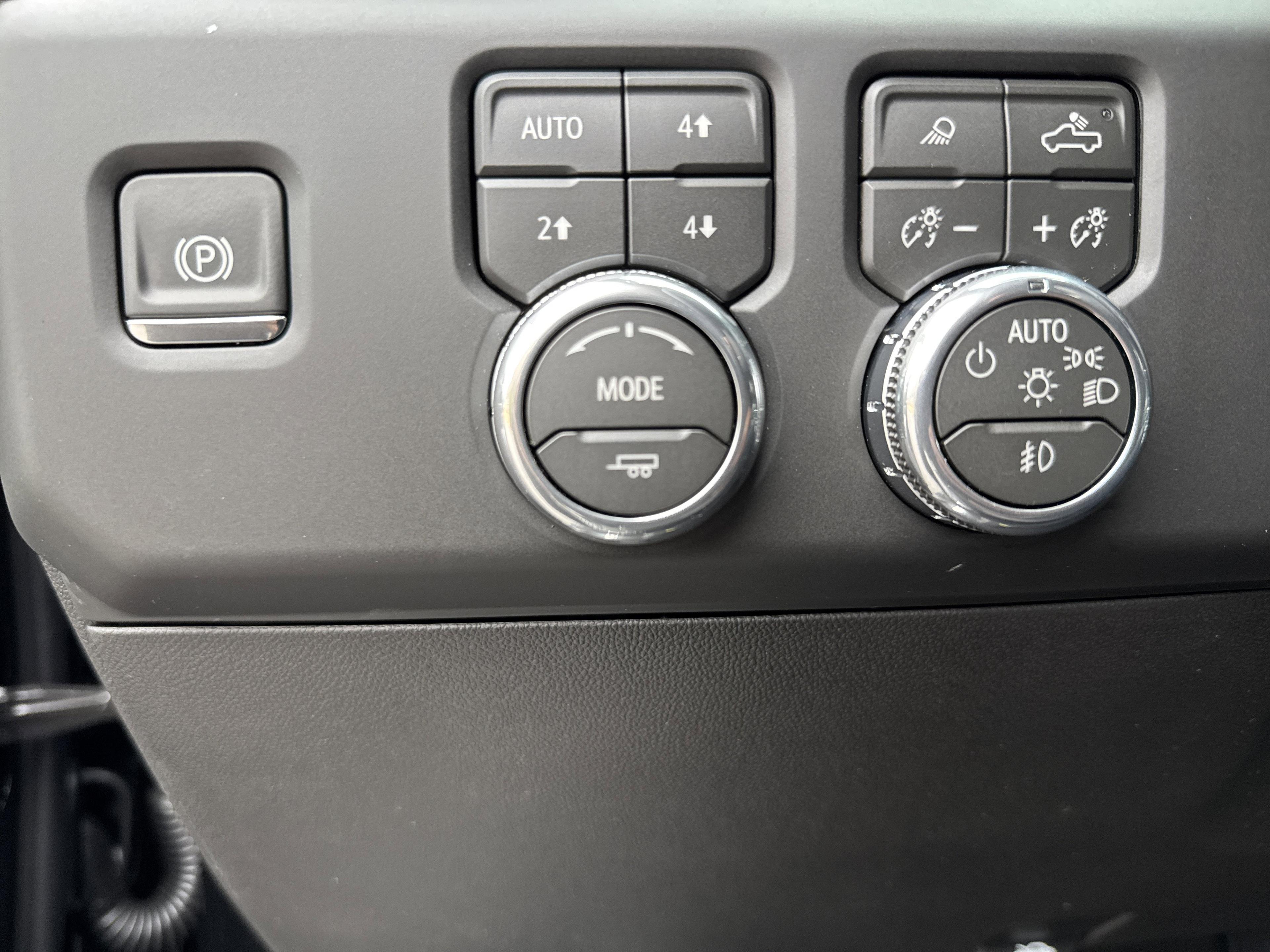 GMC Sierra 1500 Denali Four Wheel Drive Crew Cab - Thumbnail 17