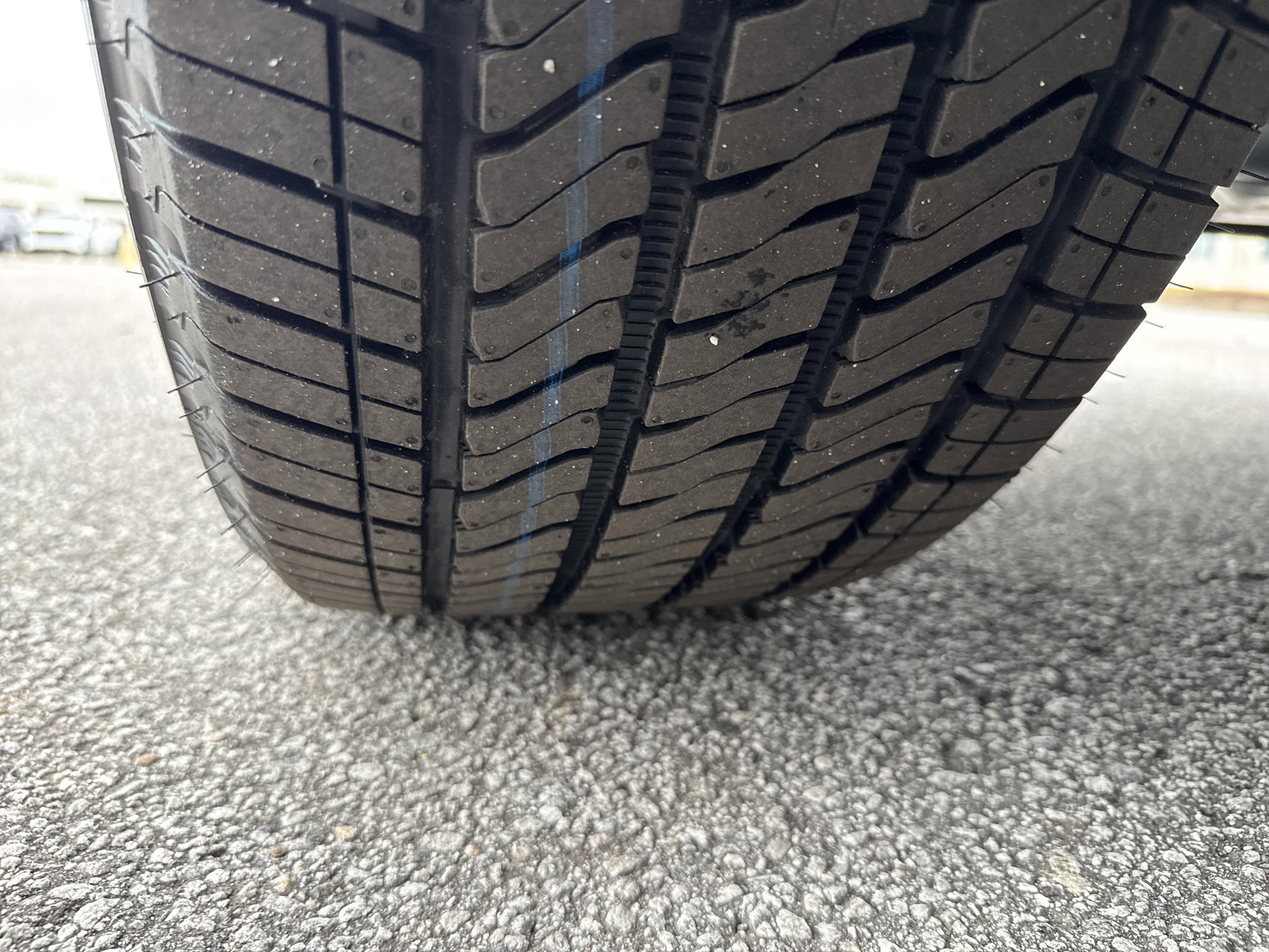 GMC Sierra 1500 Denali Four Wheel Drive Crew Cab - Thumbnail 11