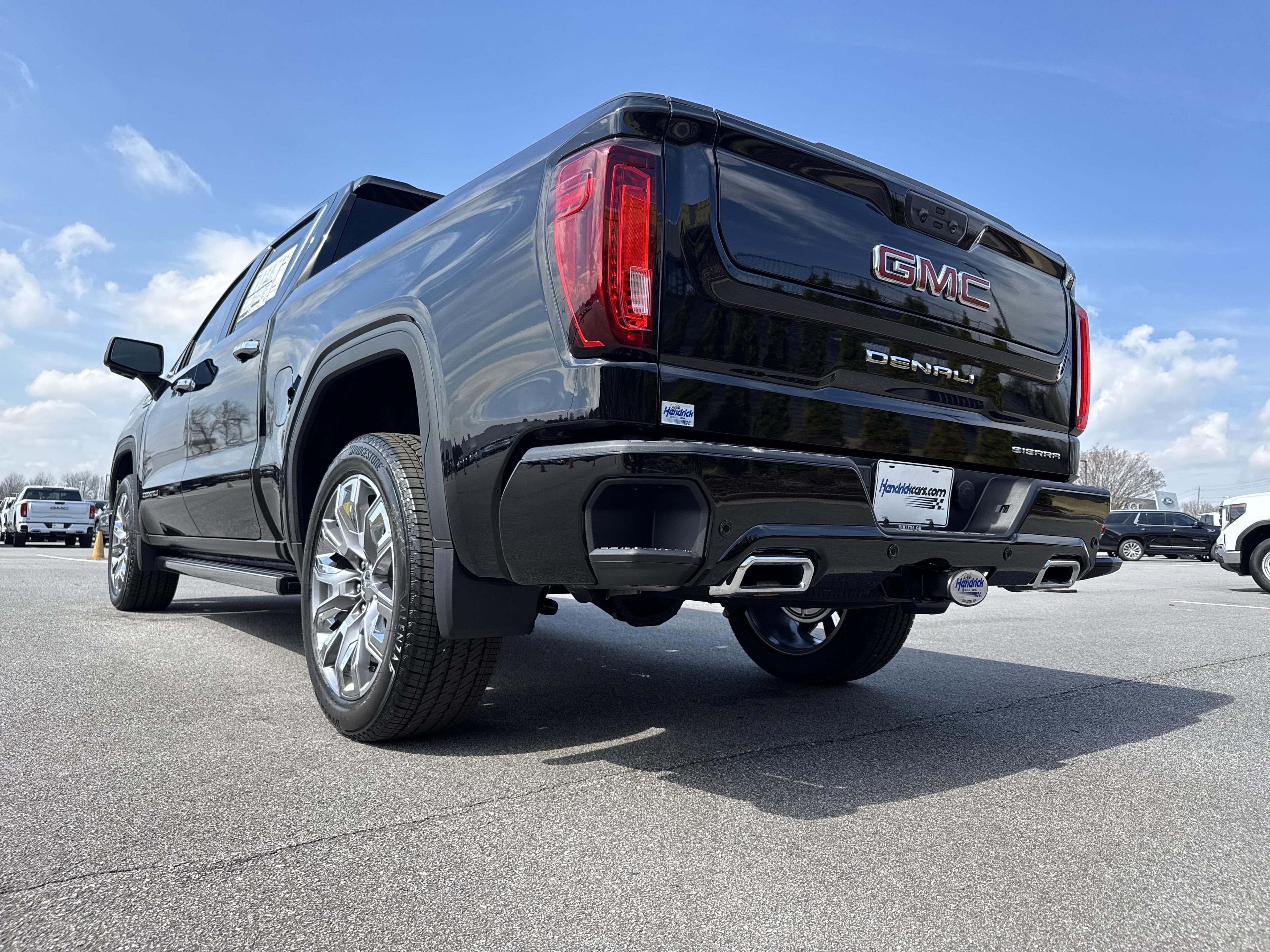 GMC Sierra 1500 Denali Four Wheel Drive Crew Cab - Thumbnail 7