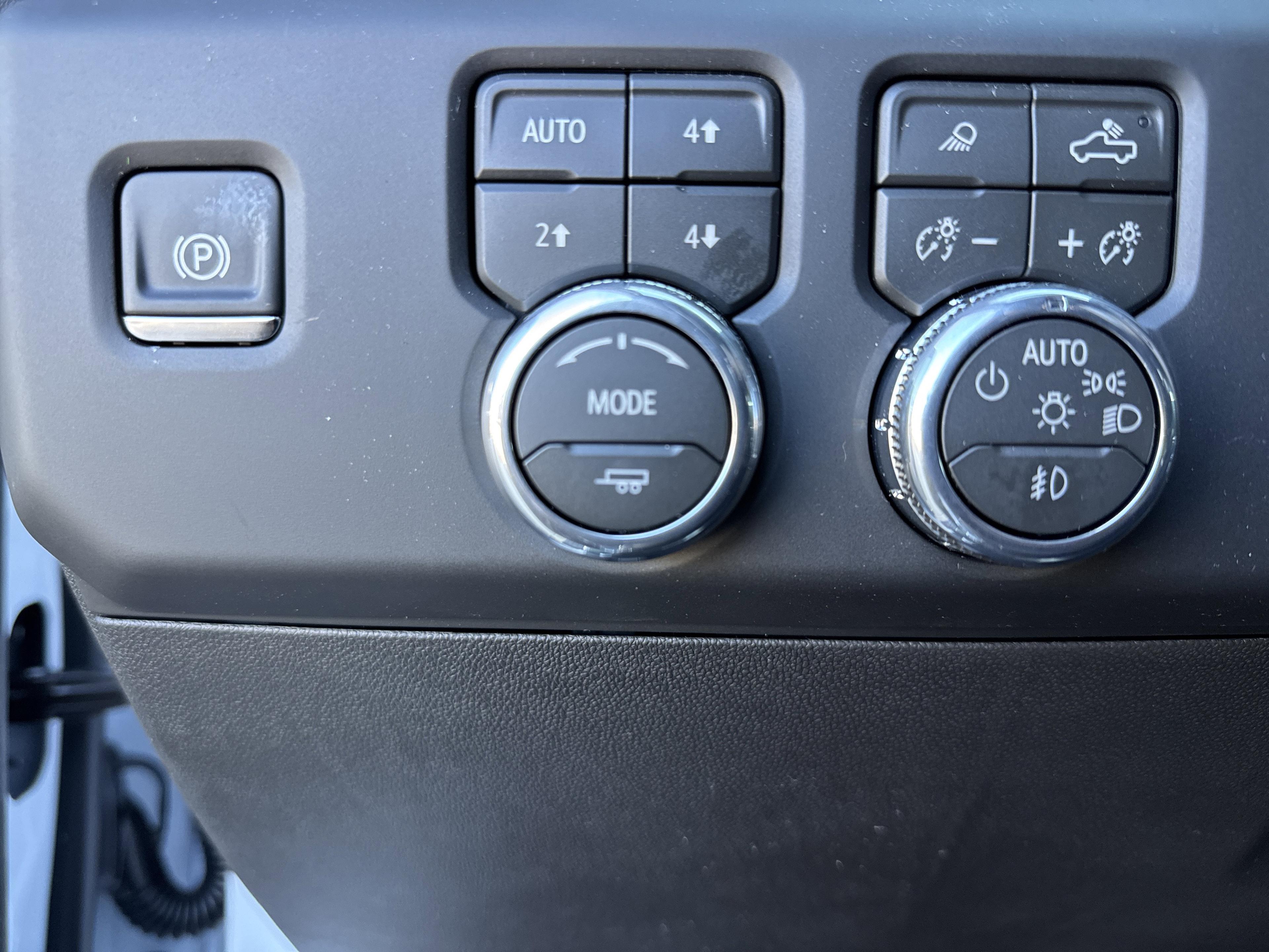 GMC Sierra 1500 Denali Four Wheel Drive Crew Cab - Thumbnail 17