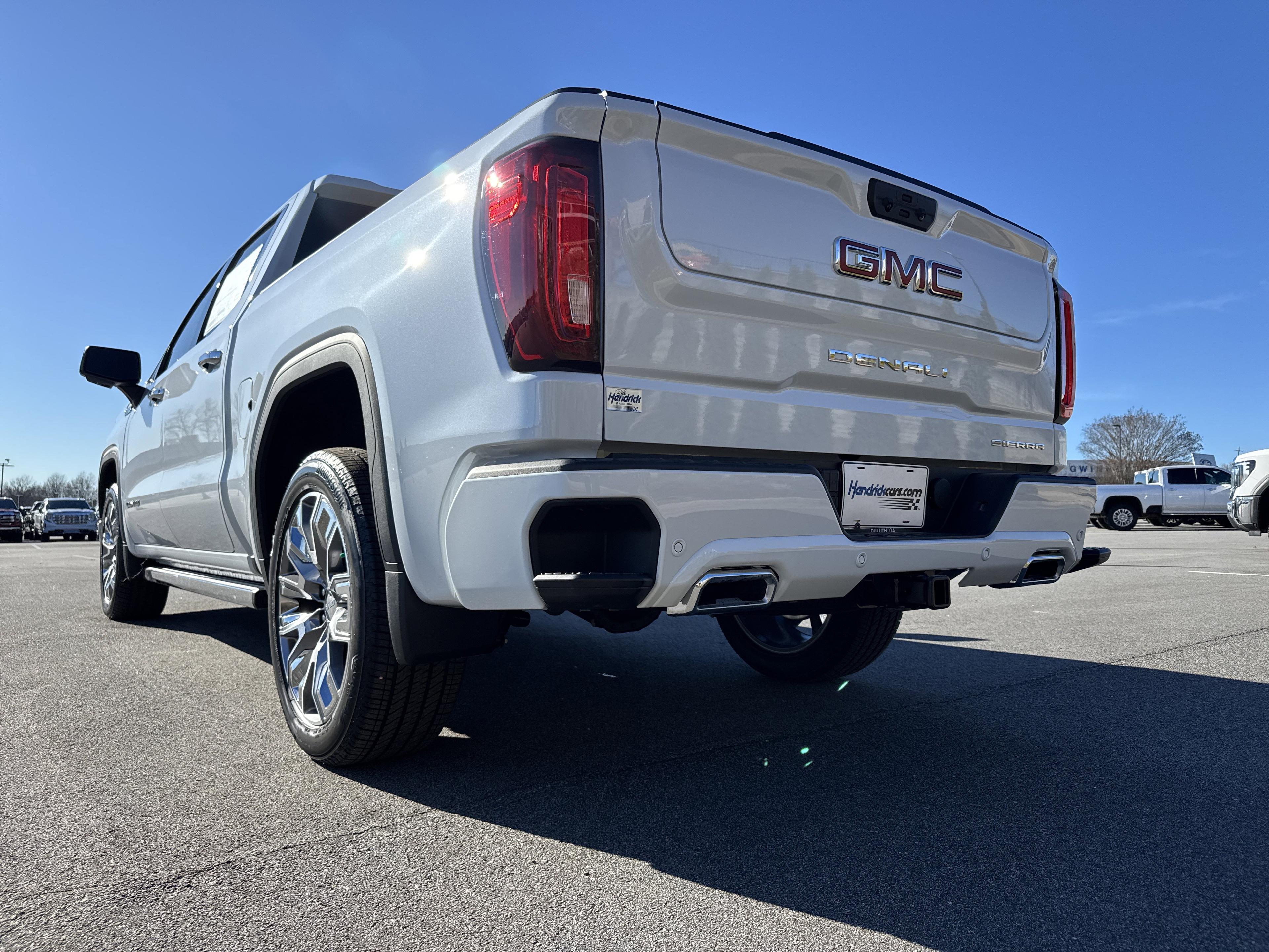 GMC Sierra 1500 Denali Four Wheel Drive Crew Cab - Thumbnail 7