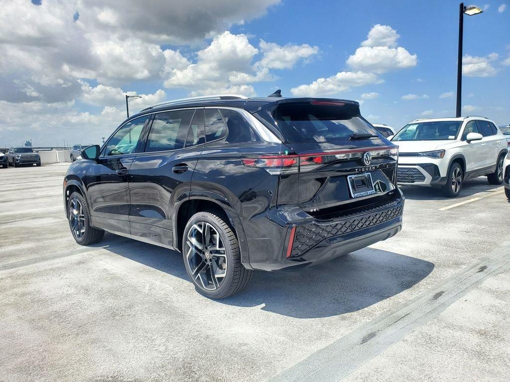 Volkswagen Tiguan 2.0T Sel R-Line Turbo With Navigation & Awd - Thumbnail 4