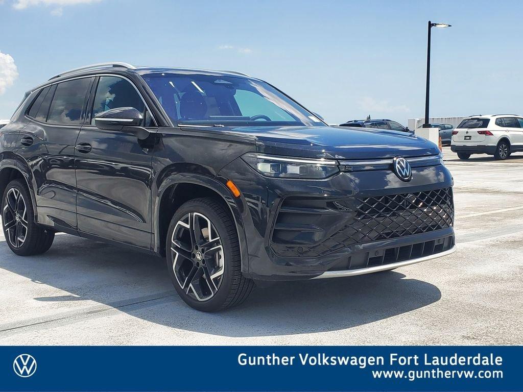 Volkswagen Tiguan 2.0T Sel R-Line Turbo With Navigation & Awd - Thumbnail 2