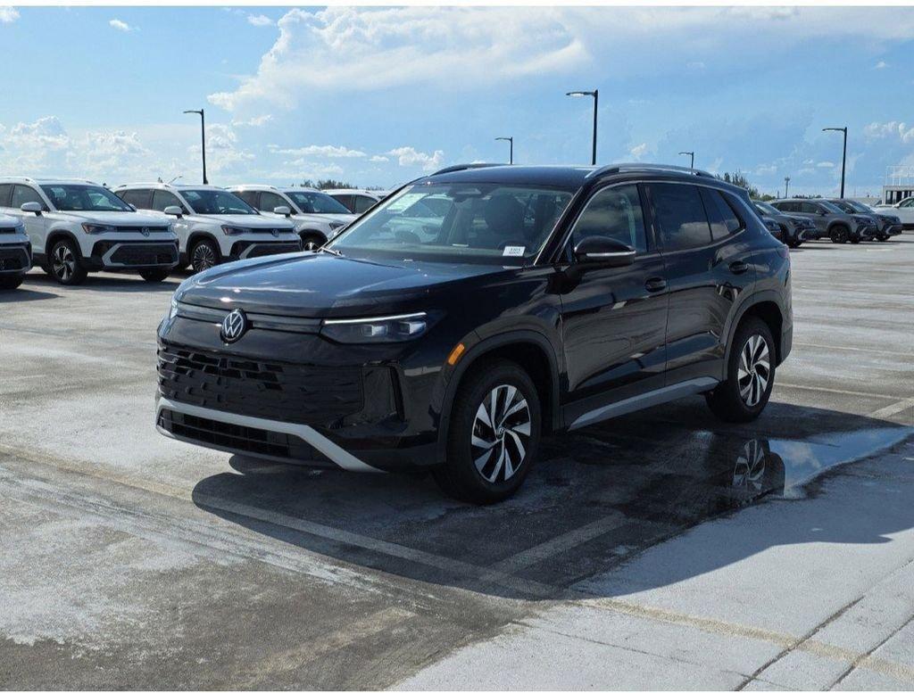 Volkswagen Tiguan 2.0T S - Thumbnail 3